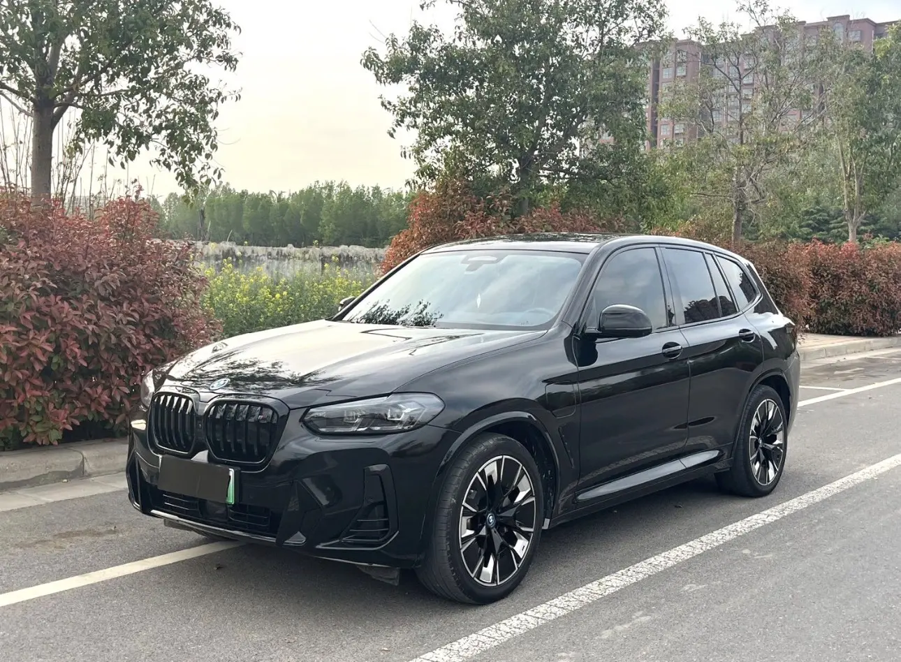 BMW iX3