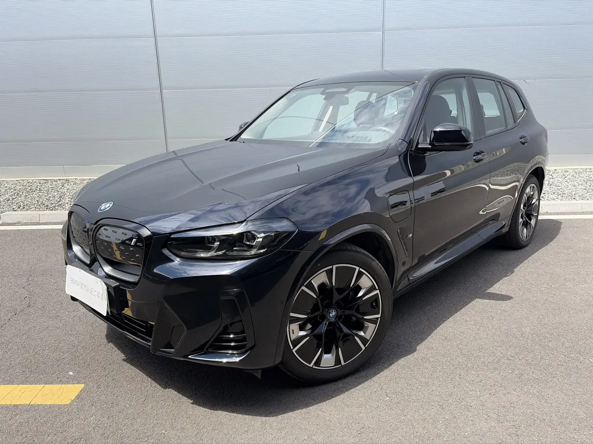 BMW iX3