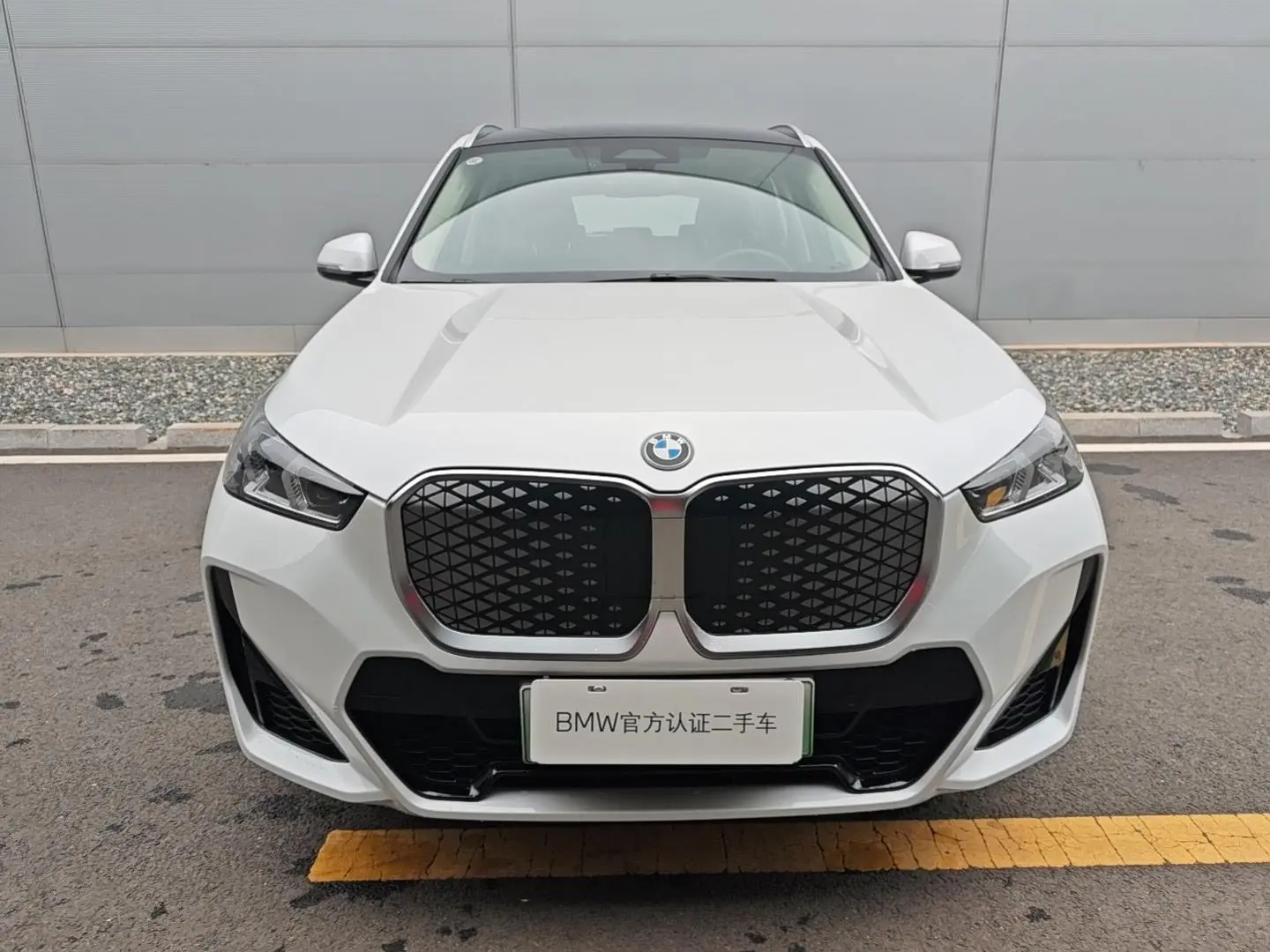BMW iX1