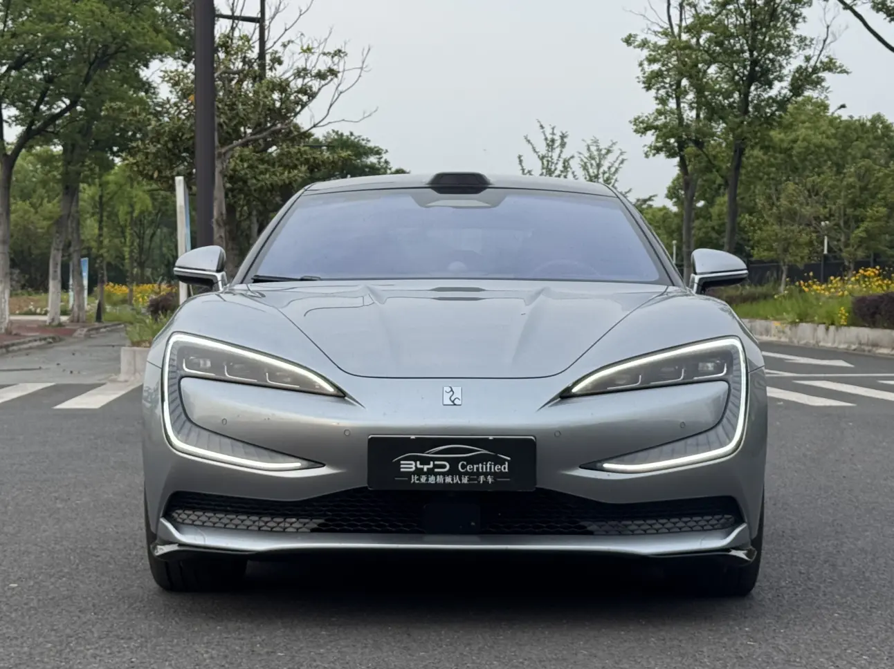 BYD Looking up at the U7 EV