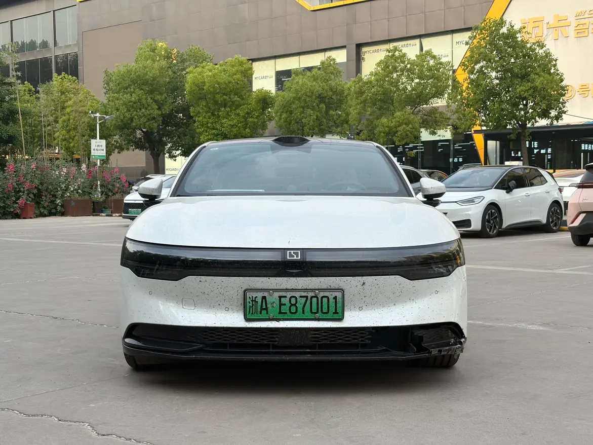 ZEEKR 007