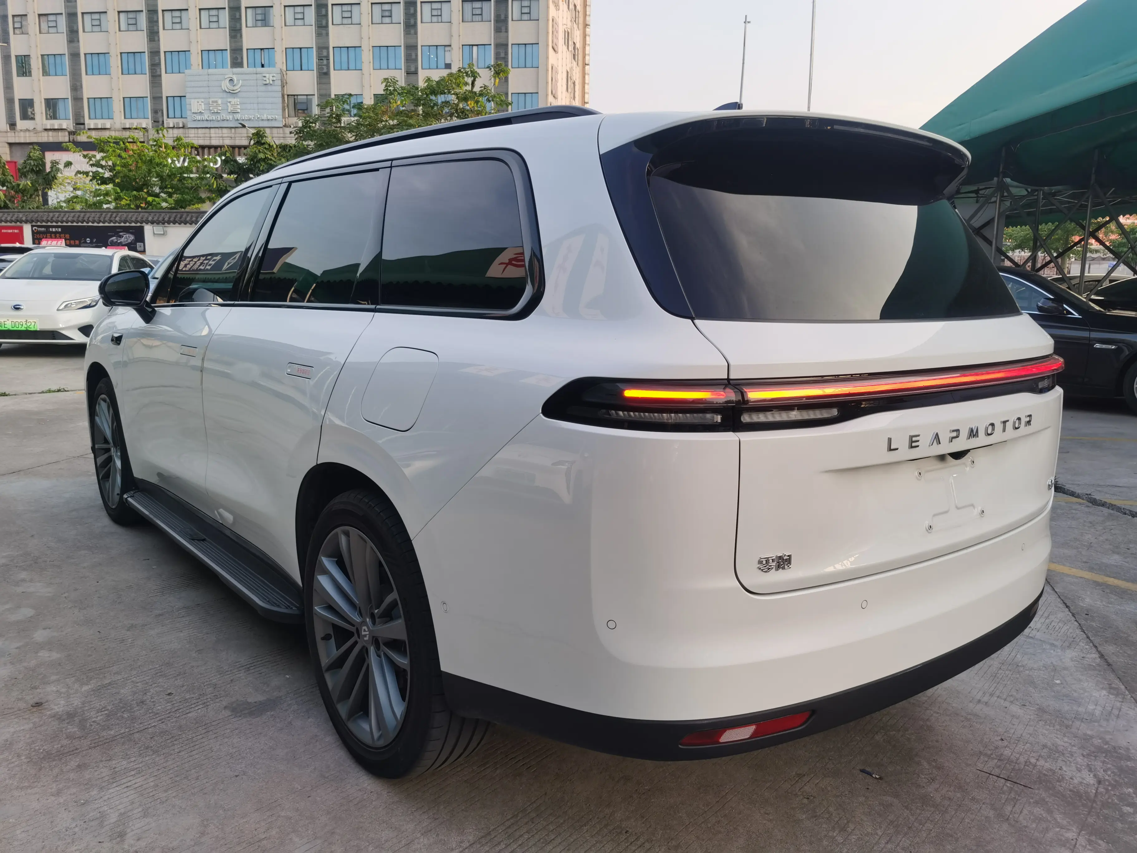 Leapmotor C16