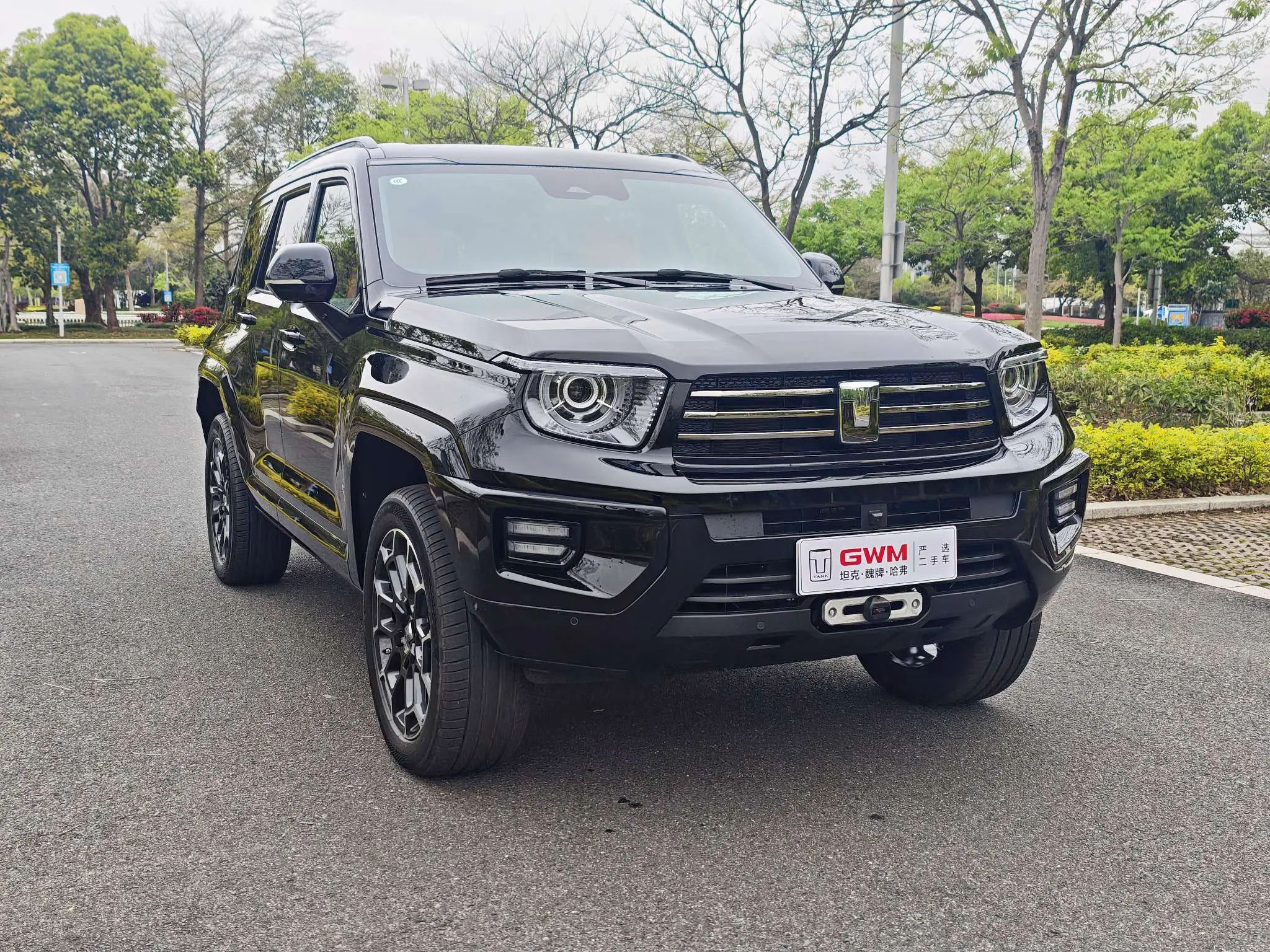 Tank 700Hi4-T