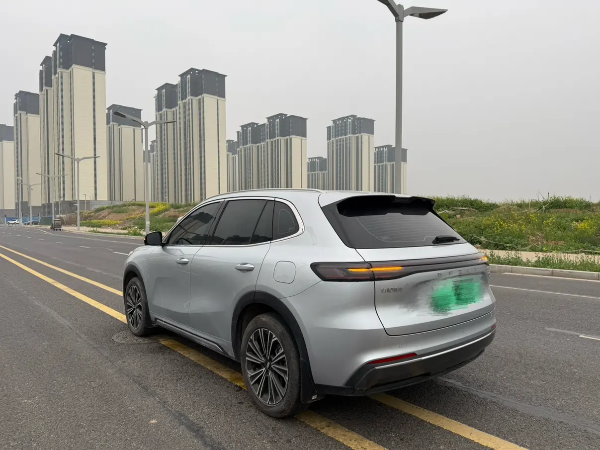 Geely Galaxy Starship 7 EM-i