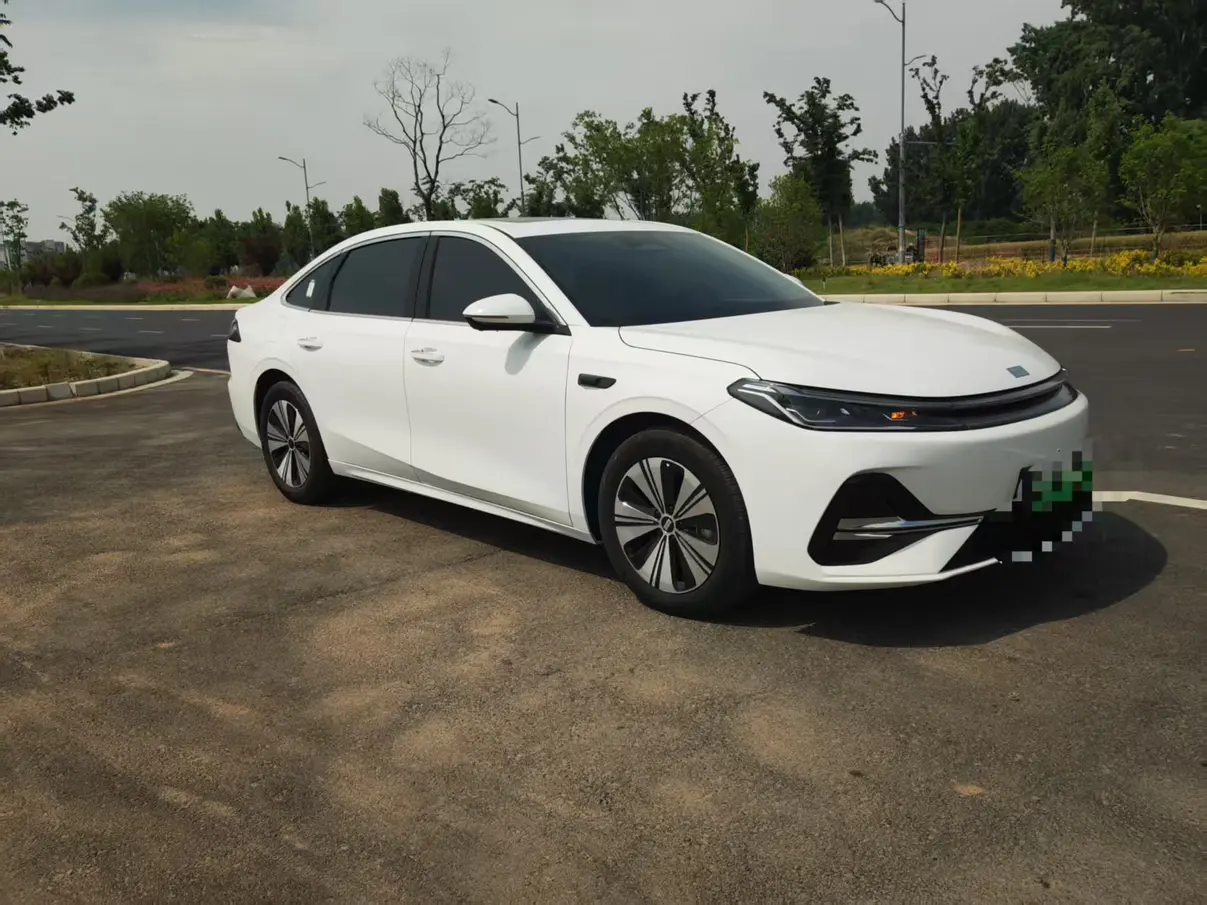 Geely Galaxy A7 EM