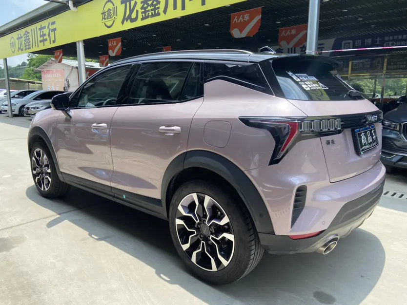 Lynk & Co 06