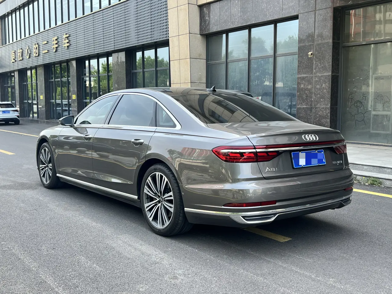 Audi A8
