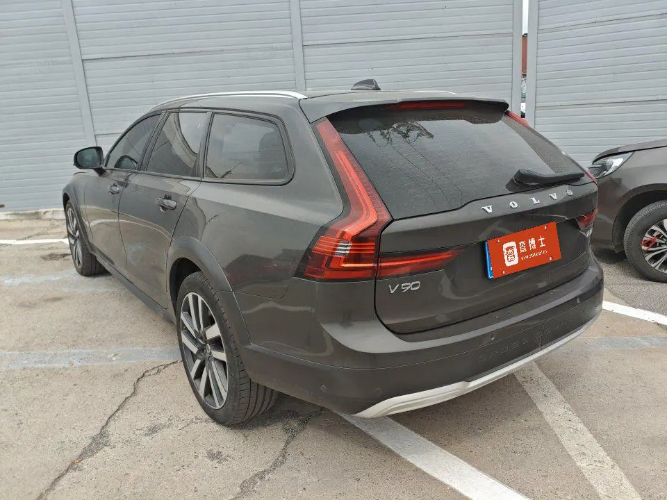 Volvo V90