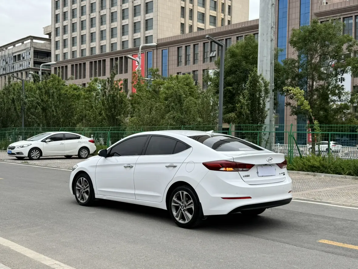 Hyundai lead