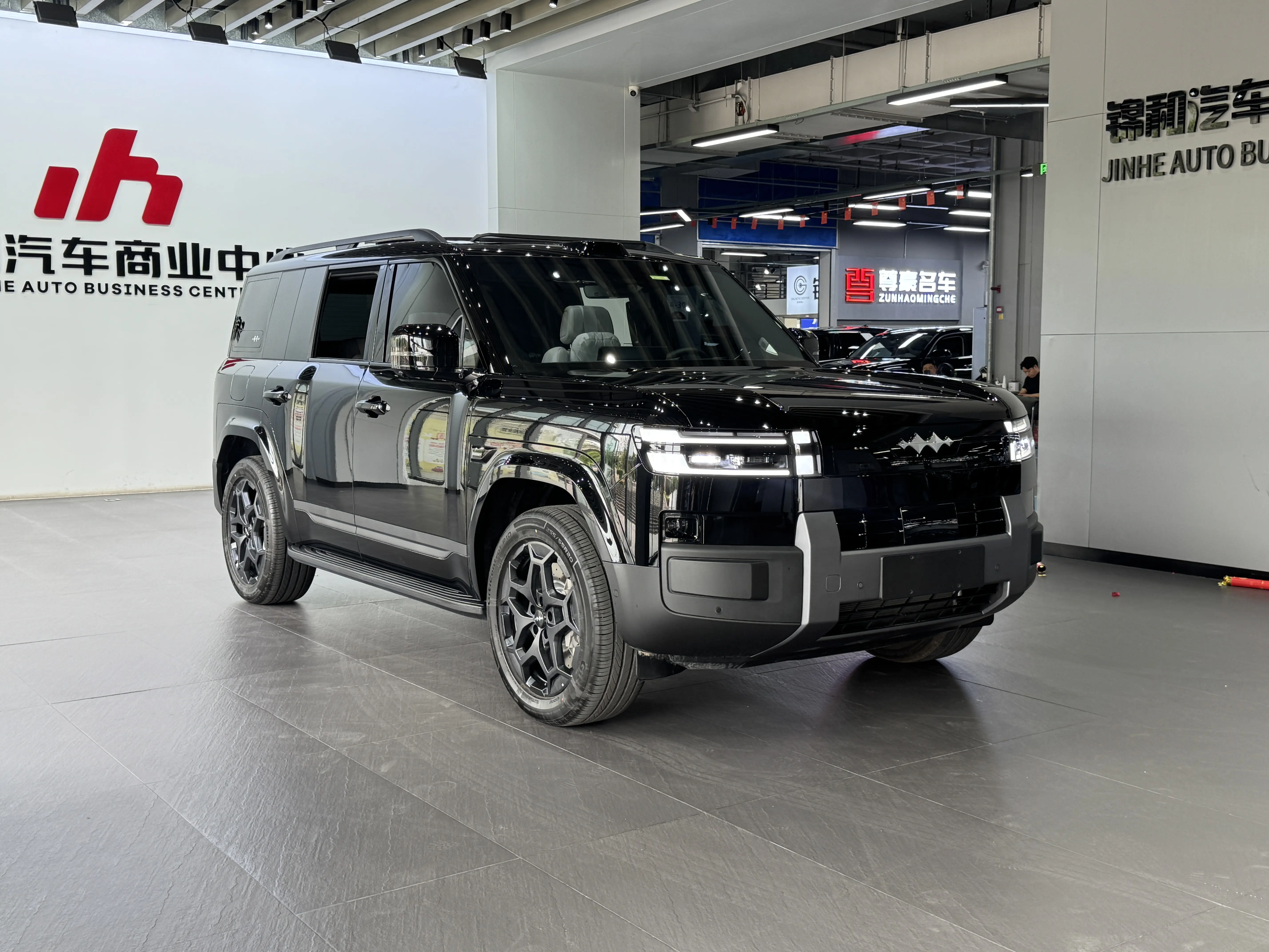 BYD Leopard Titanium 7 PHEV