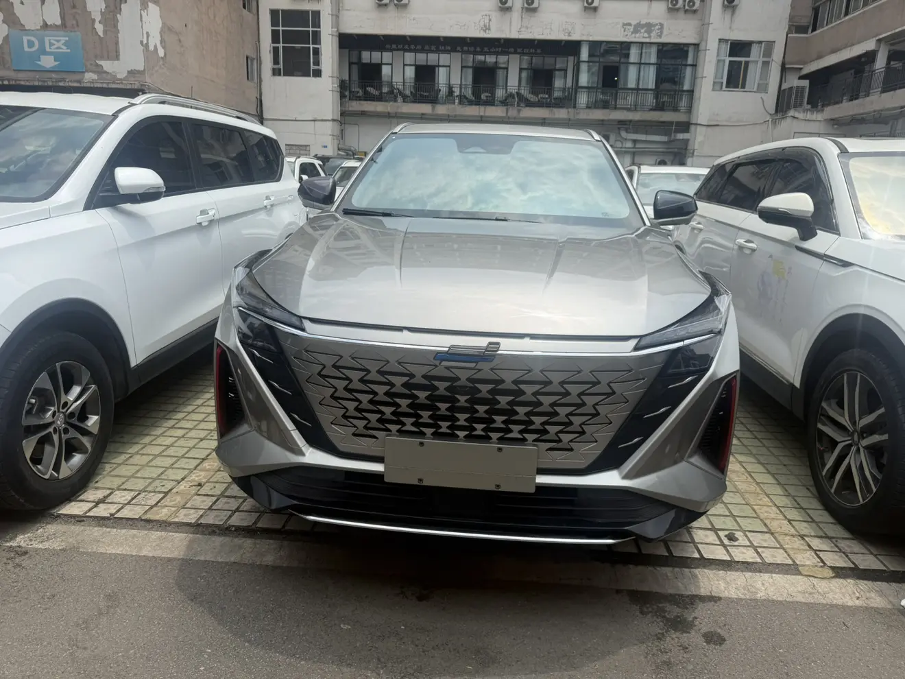 Oshan Changan Auchan Z6