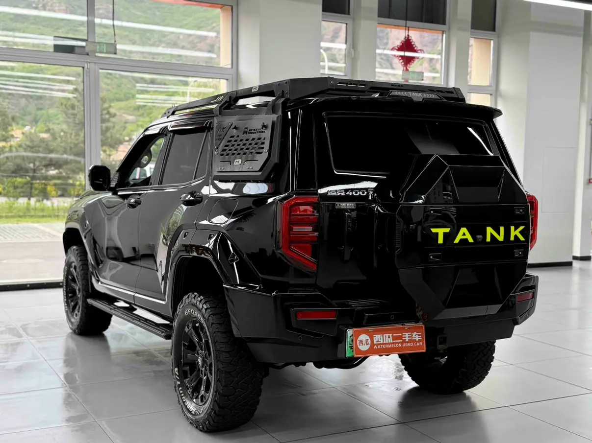 Tank 400Hi4-T