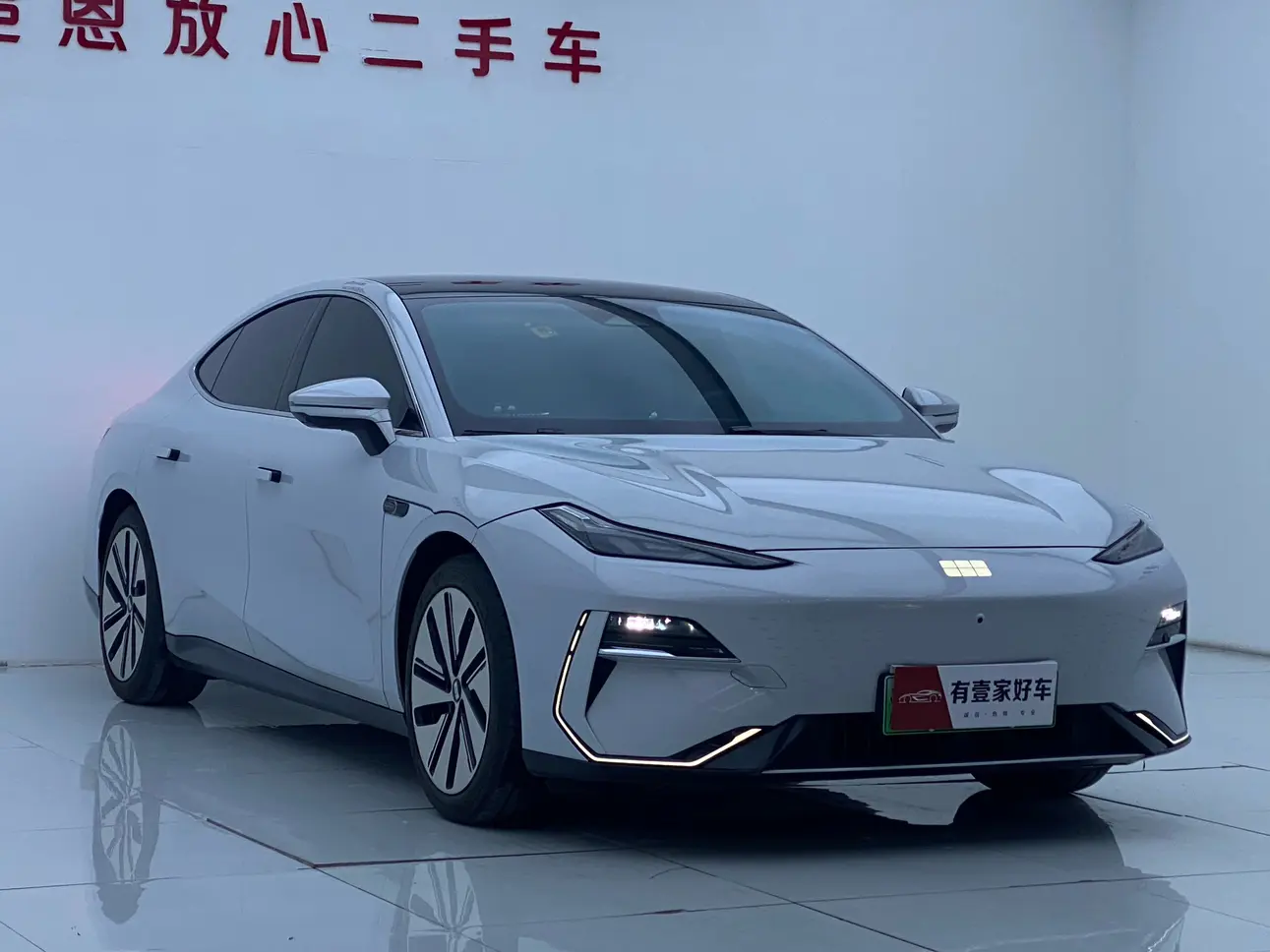 Geely Galaxy E8