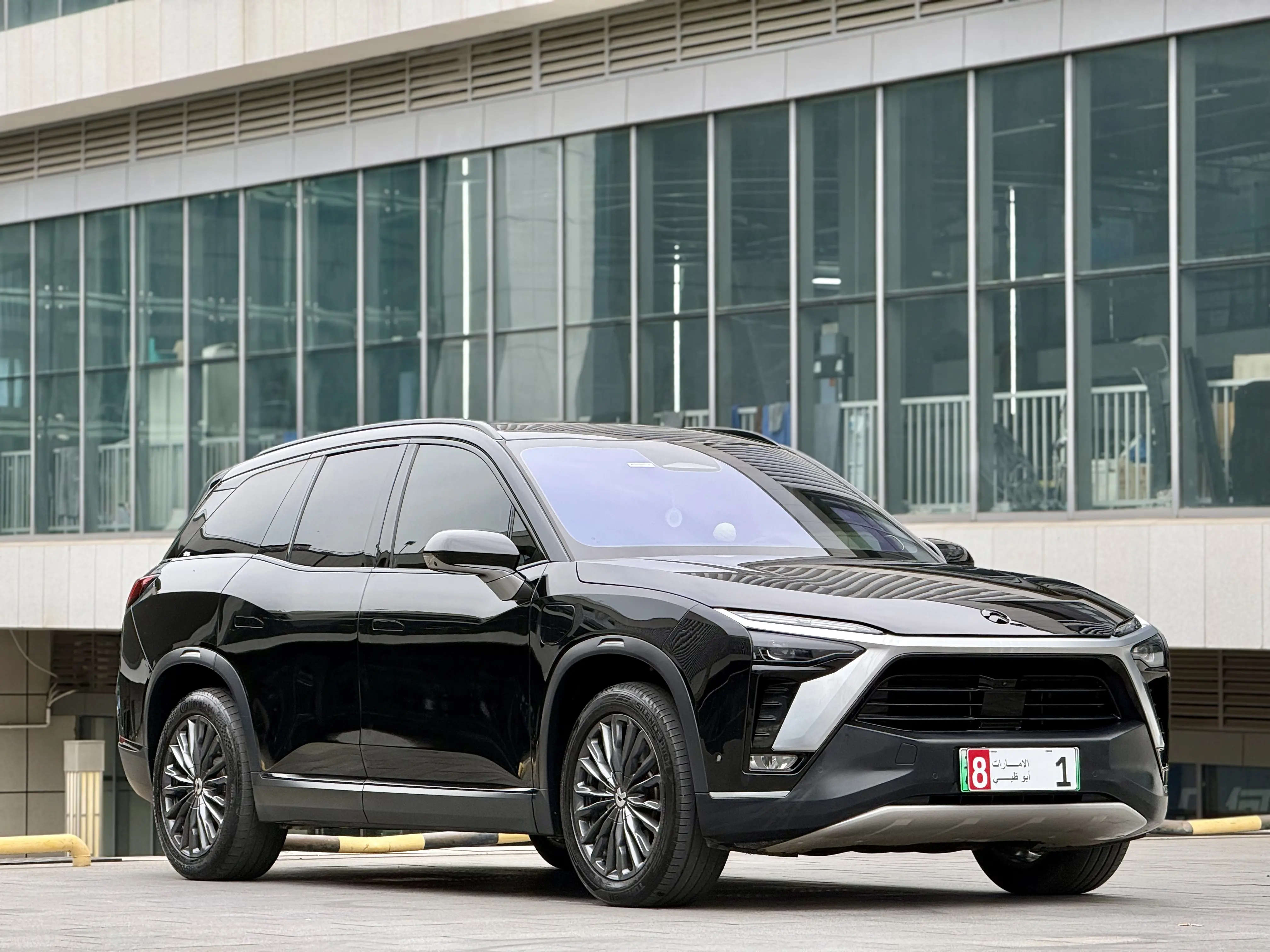 NIO ES8