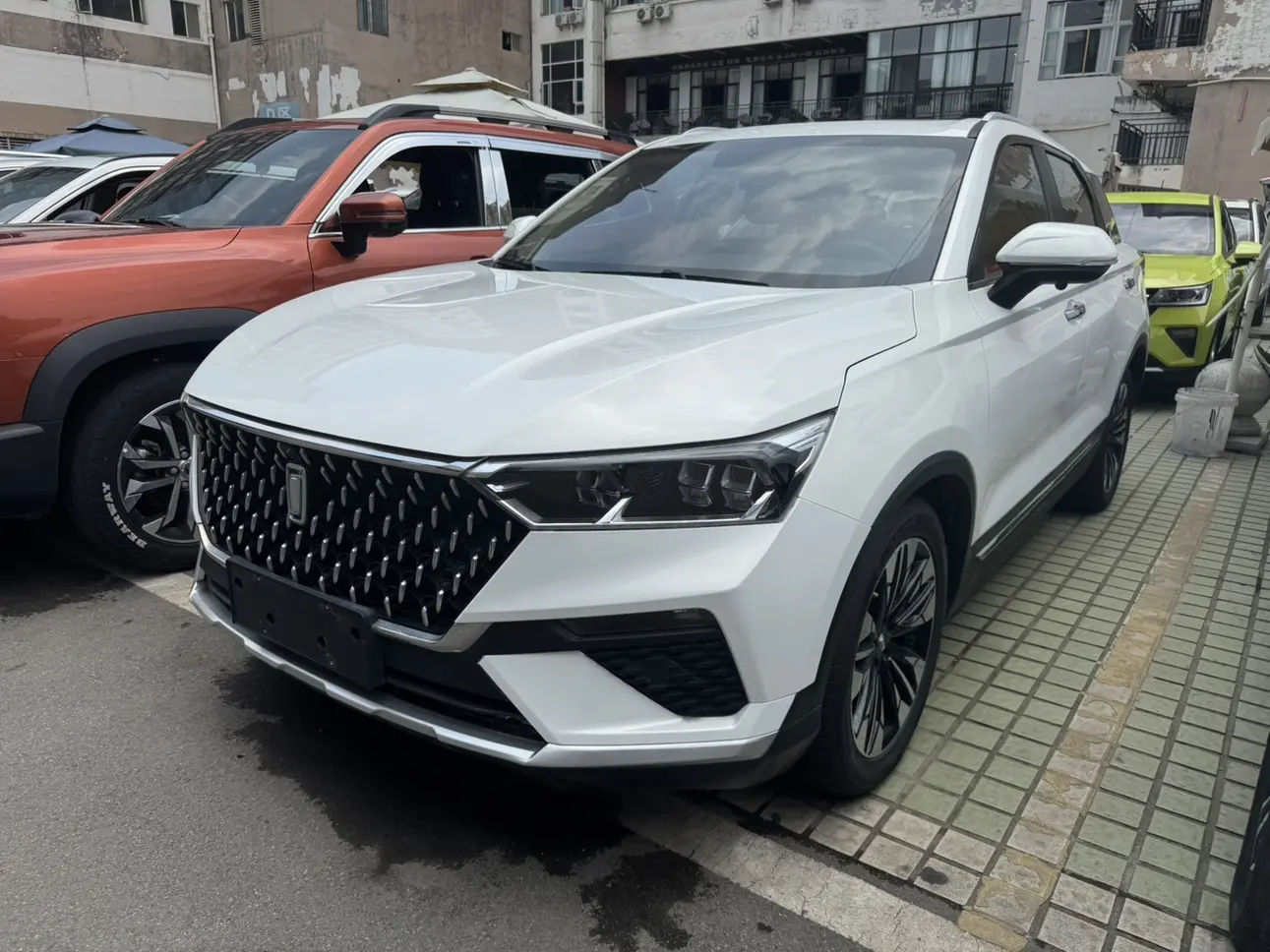 FAW Bestune T77