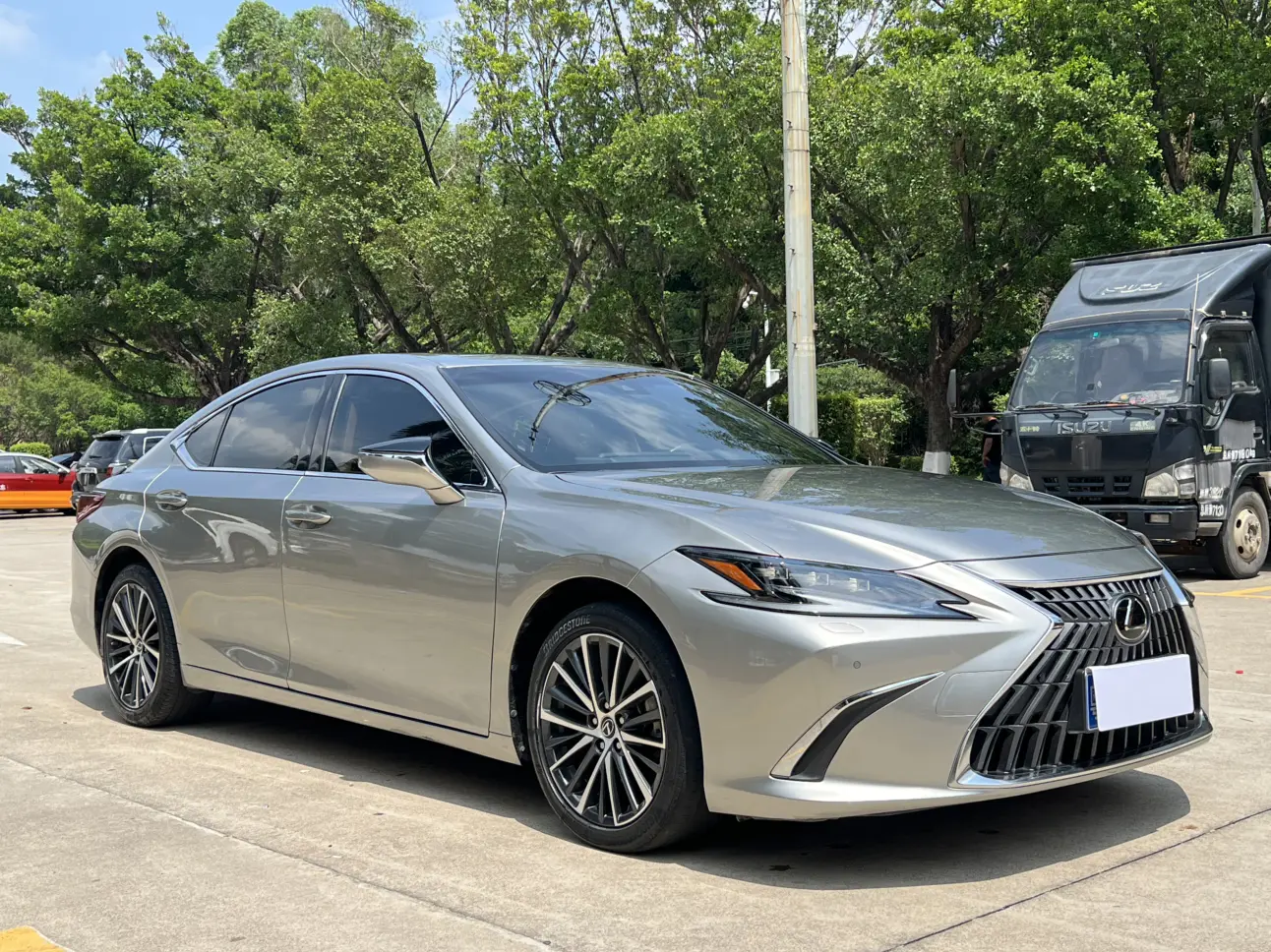 Lexus ES