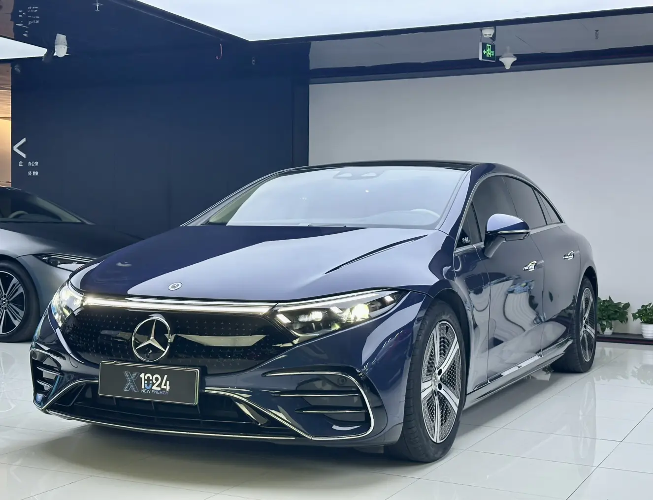 Mercedes-Benz EQS