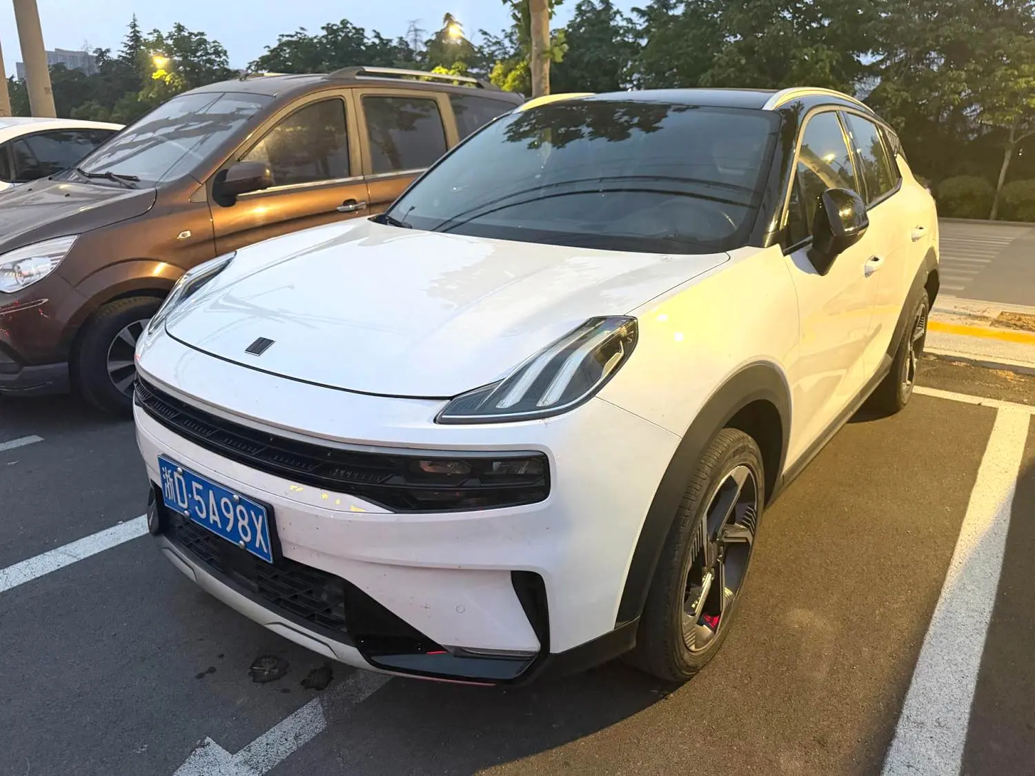 Lynk & Co 06