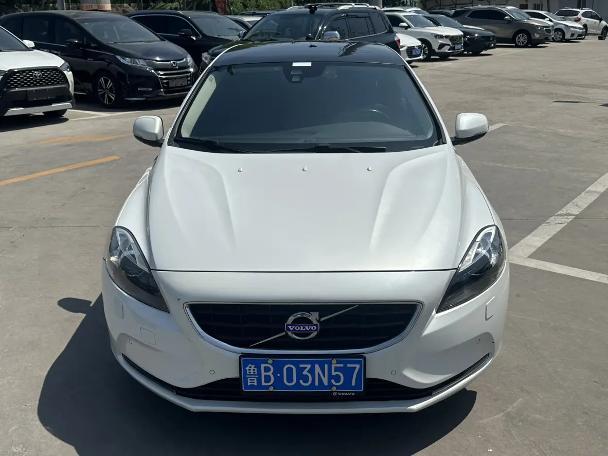 Volvo V40
