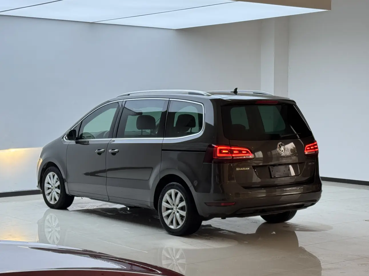 Volkswagen Sharon