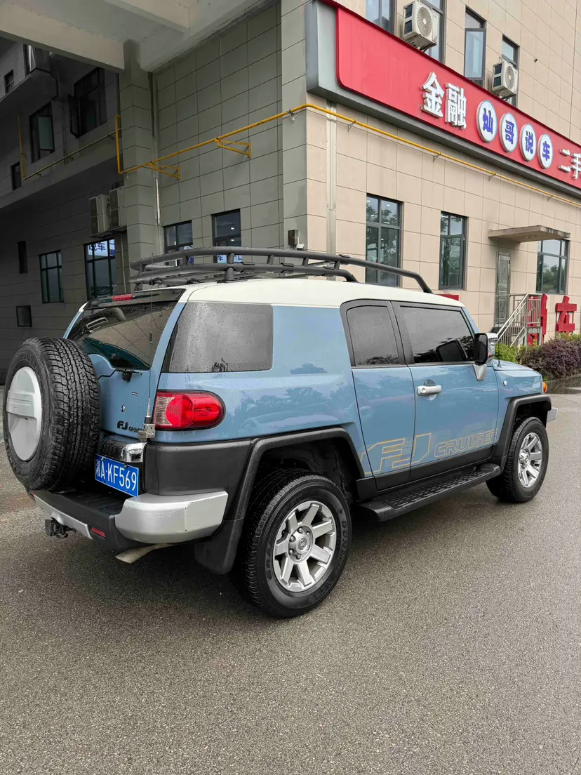 Toyota FJ Cruiser
