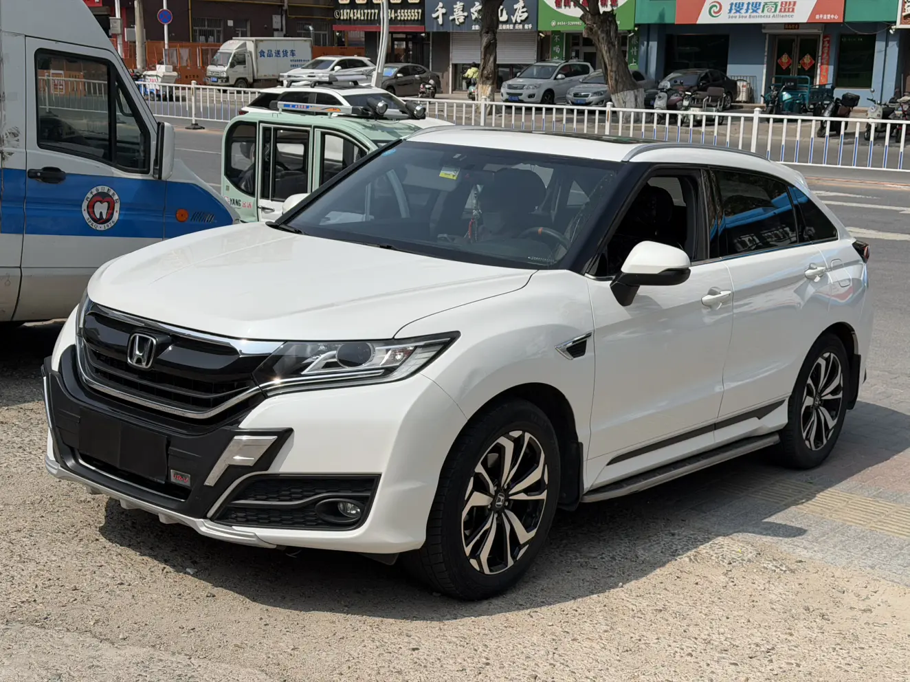Honda UR-V