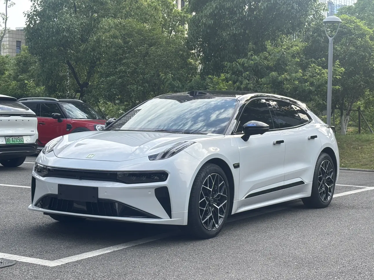 ZEEKR 001