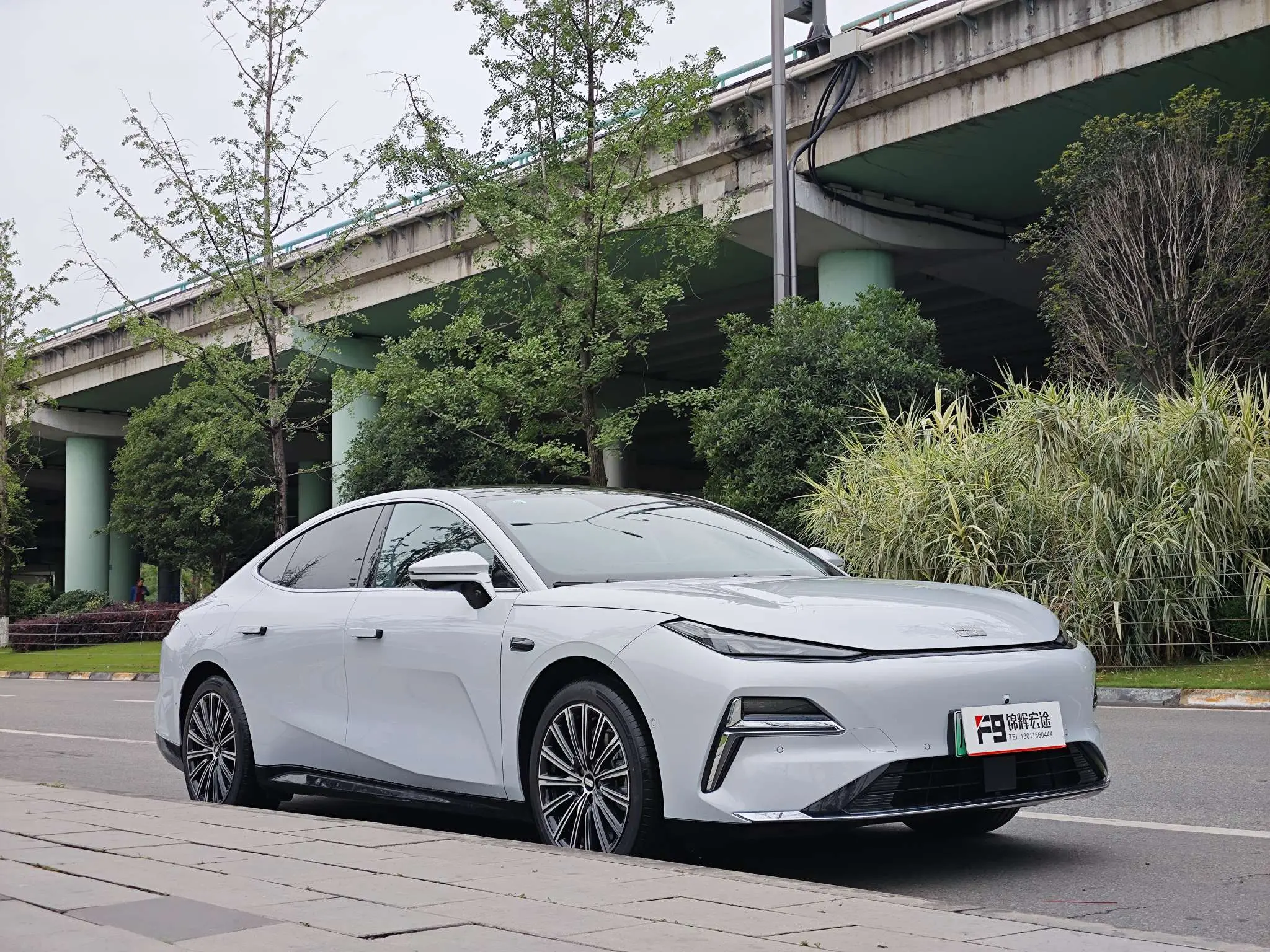 Geely Galaxy Star 8 PHEV