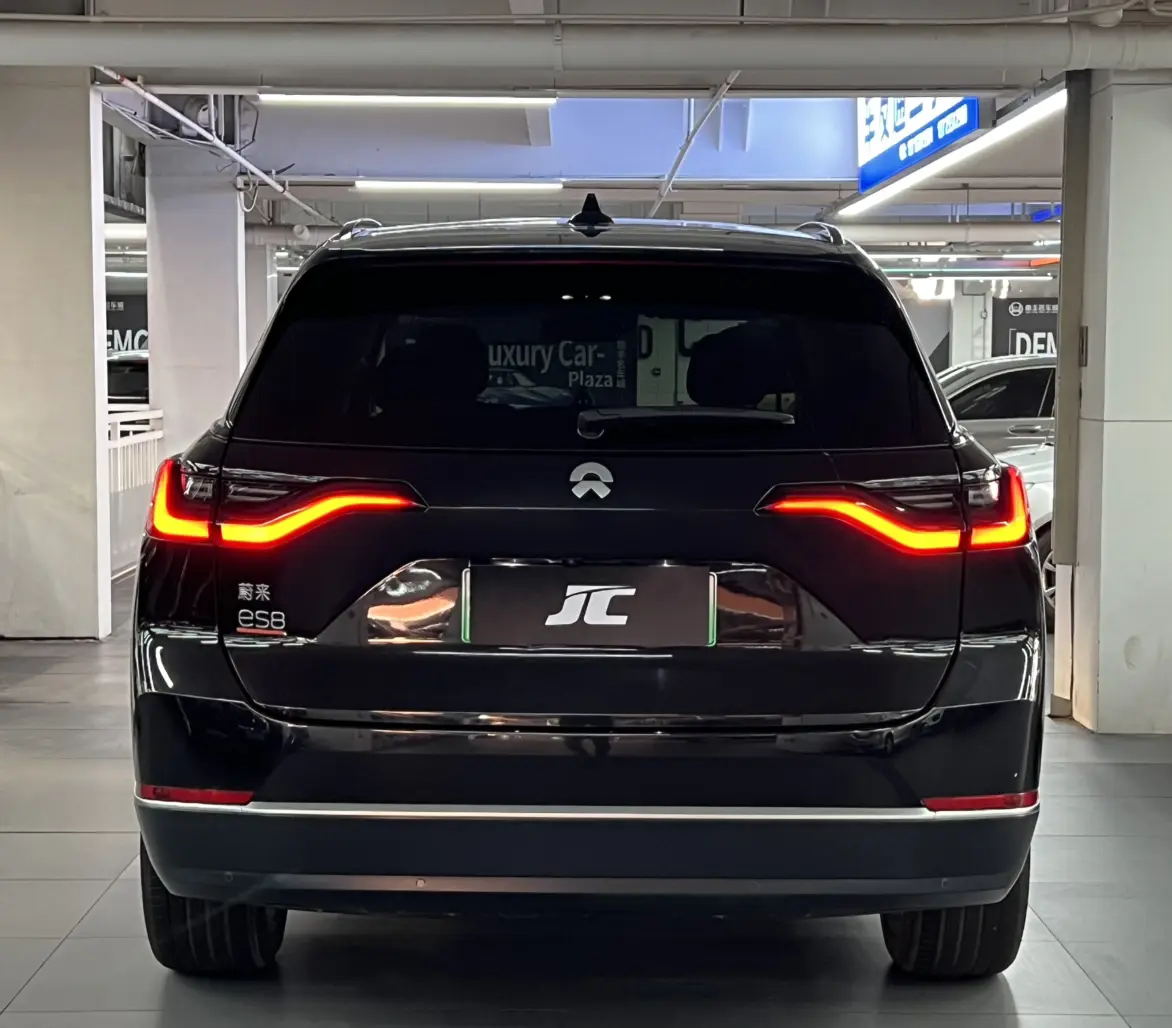 NIO ES8