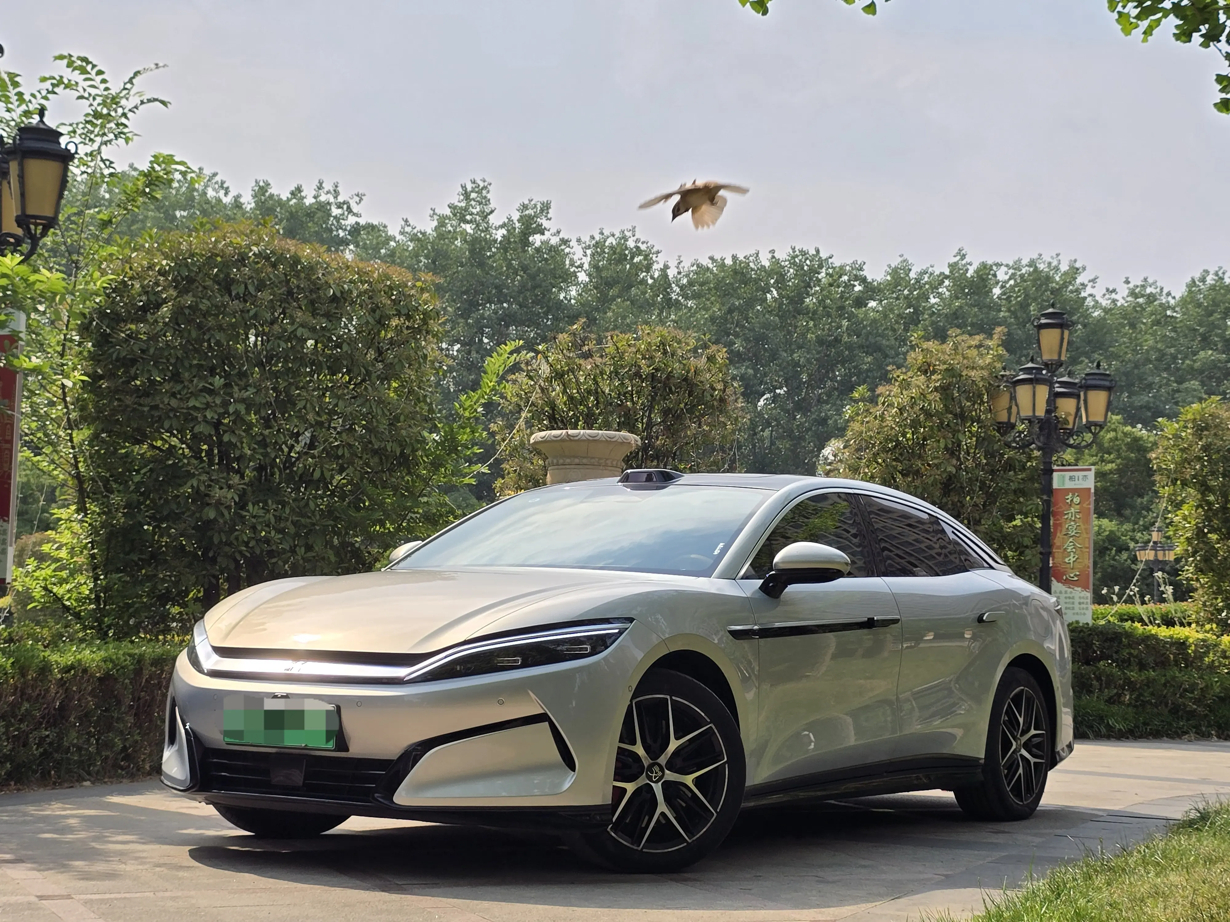 BYD Han L EV