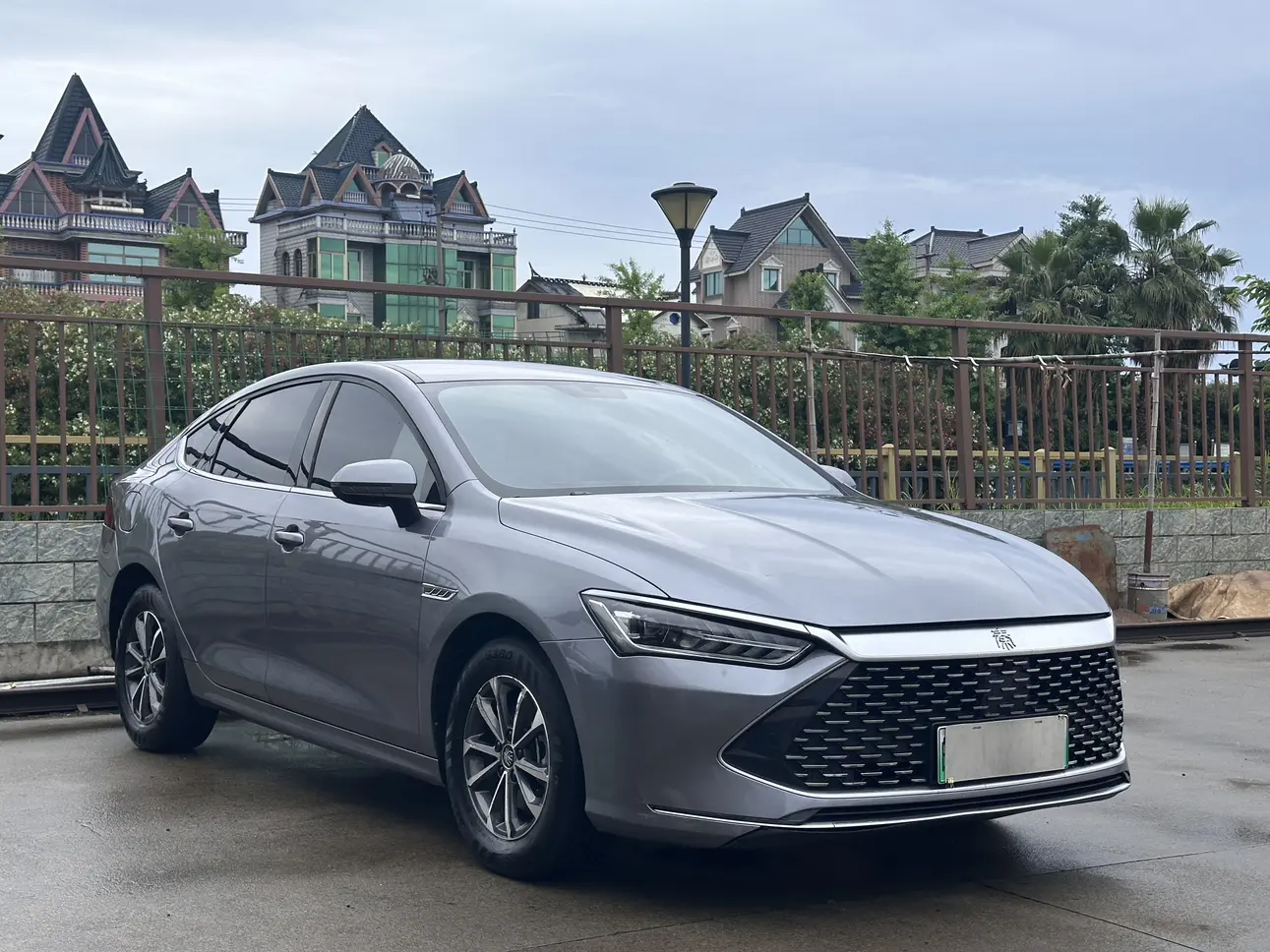 BYD Qin PLUS DM