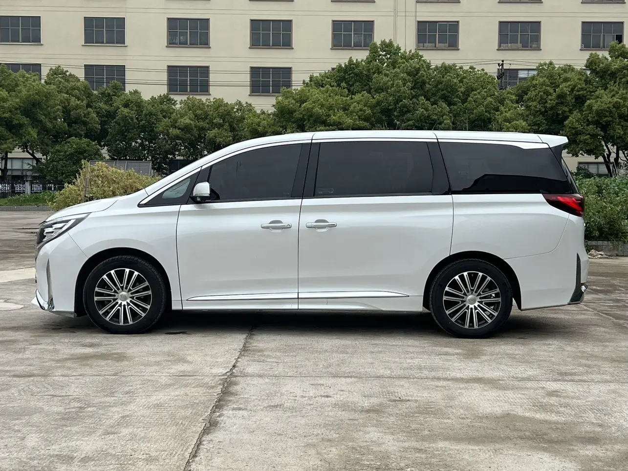 GAC Trumpchi M8