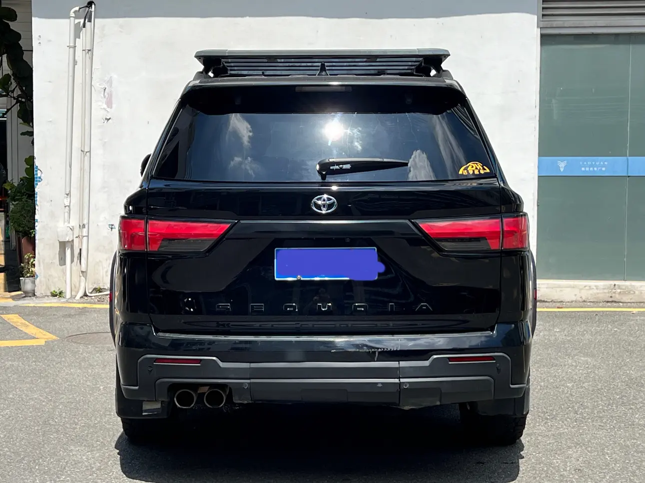 Toyota Sequoia