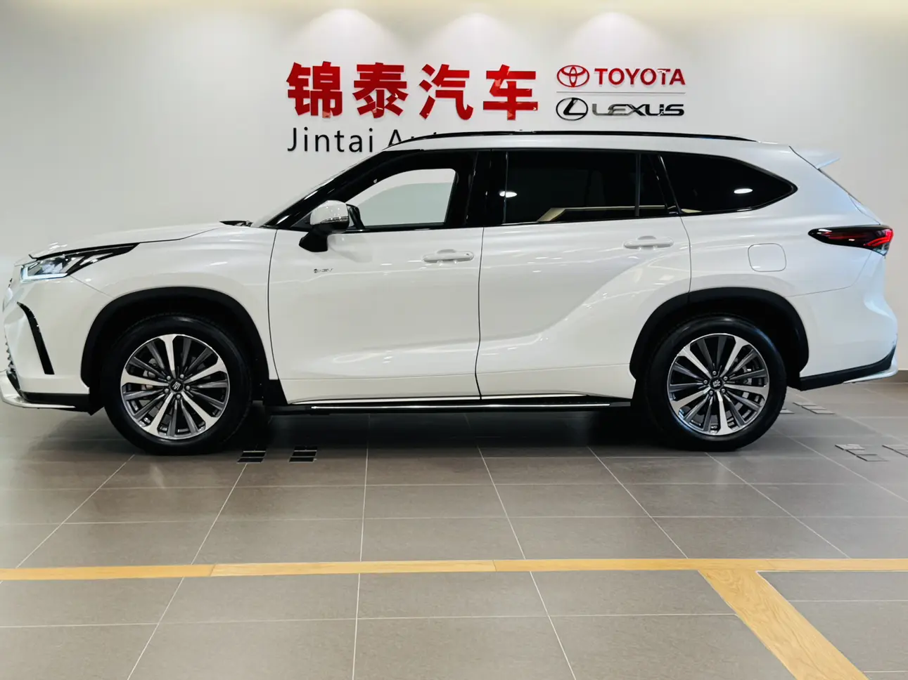 Toyota Crown Kluger