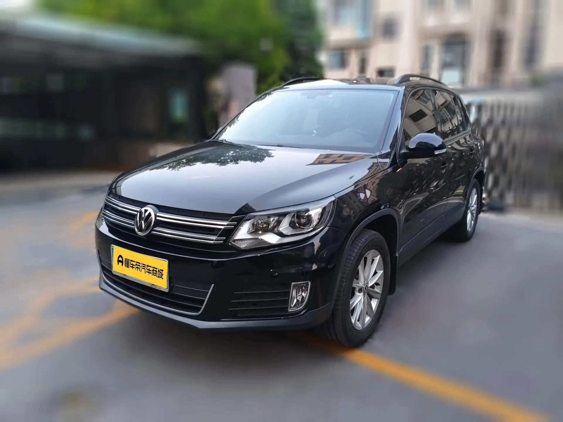 Volkswagen Tiguan (Tharu)