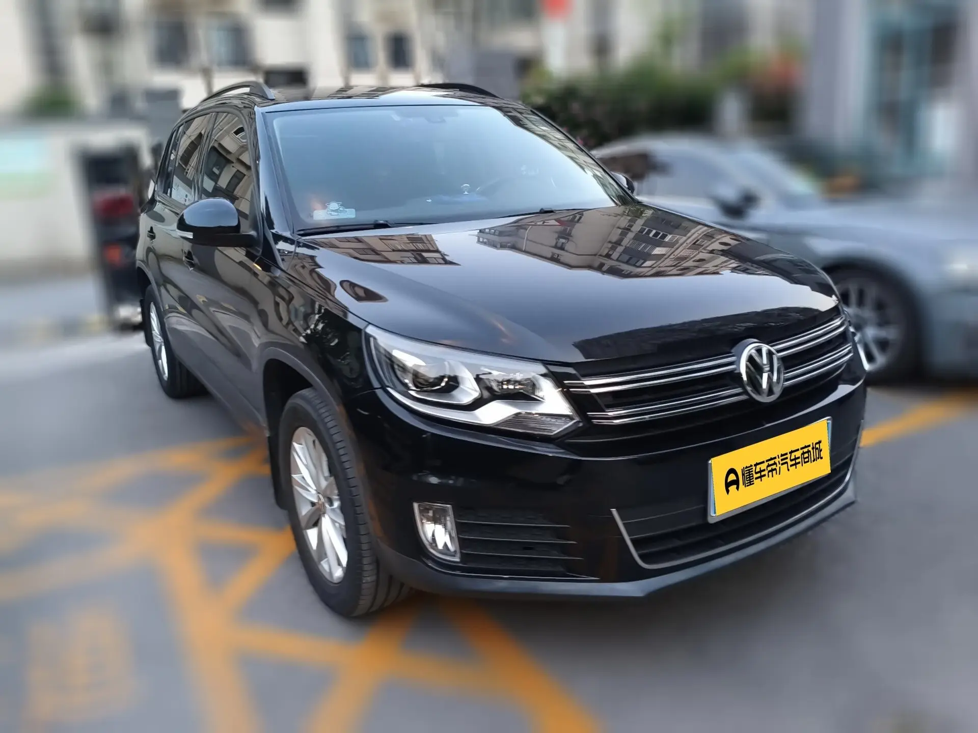 Volkswagen Tiguan (Tharu)
