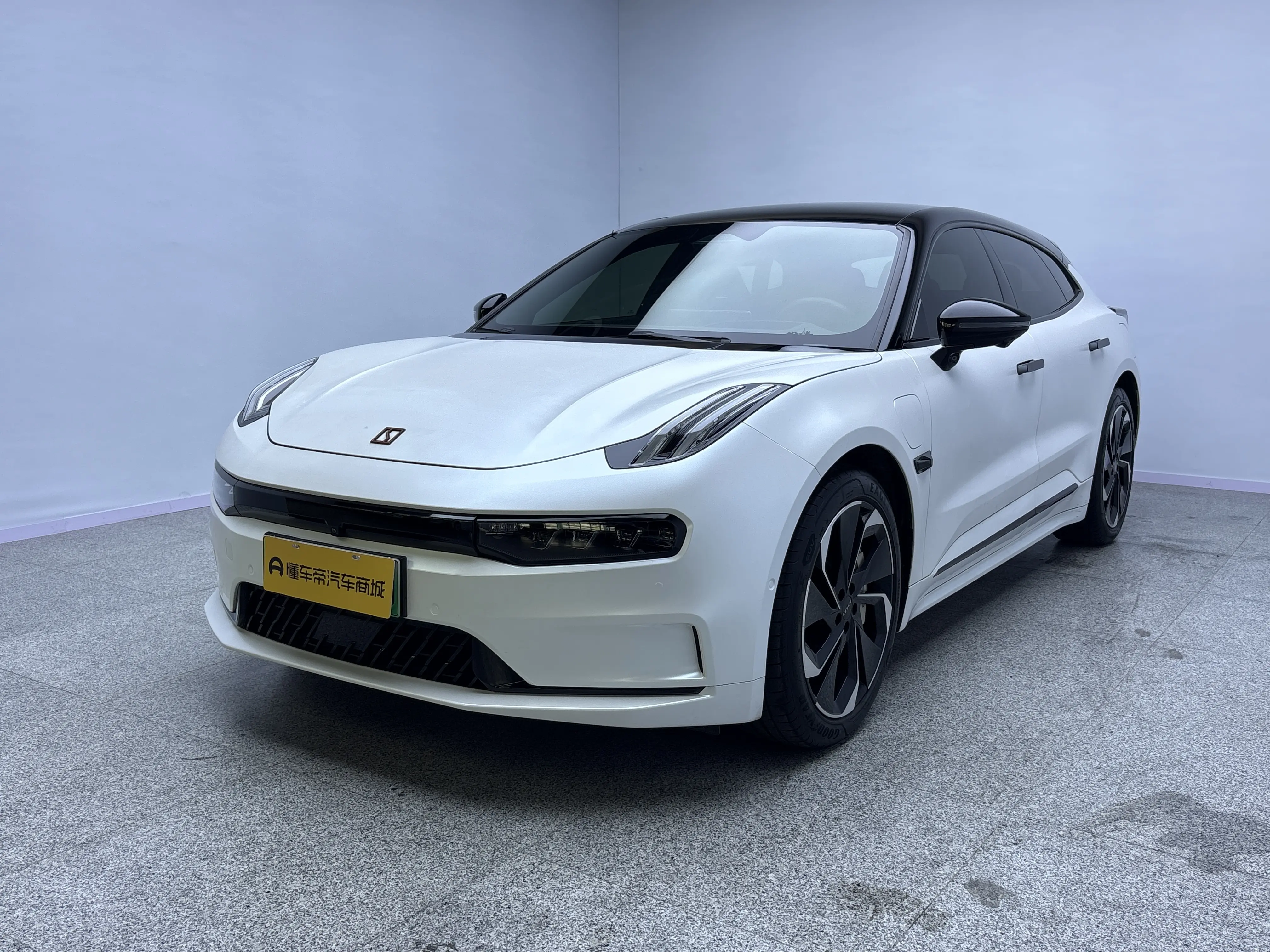 ZEEKR 001