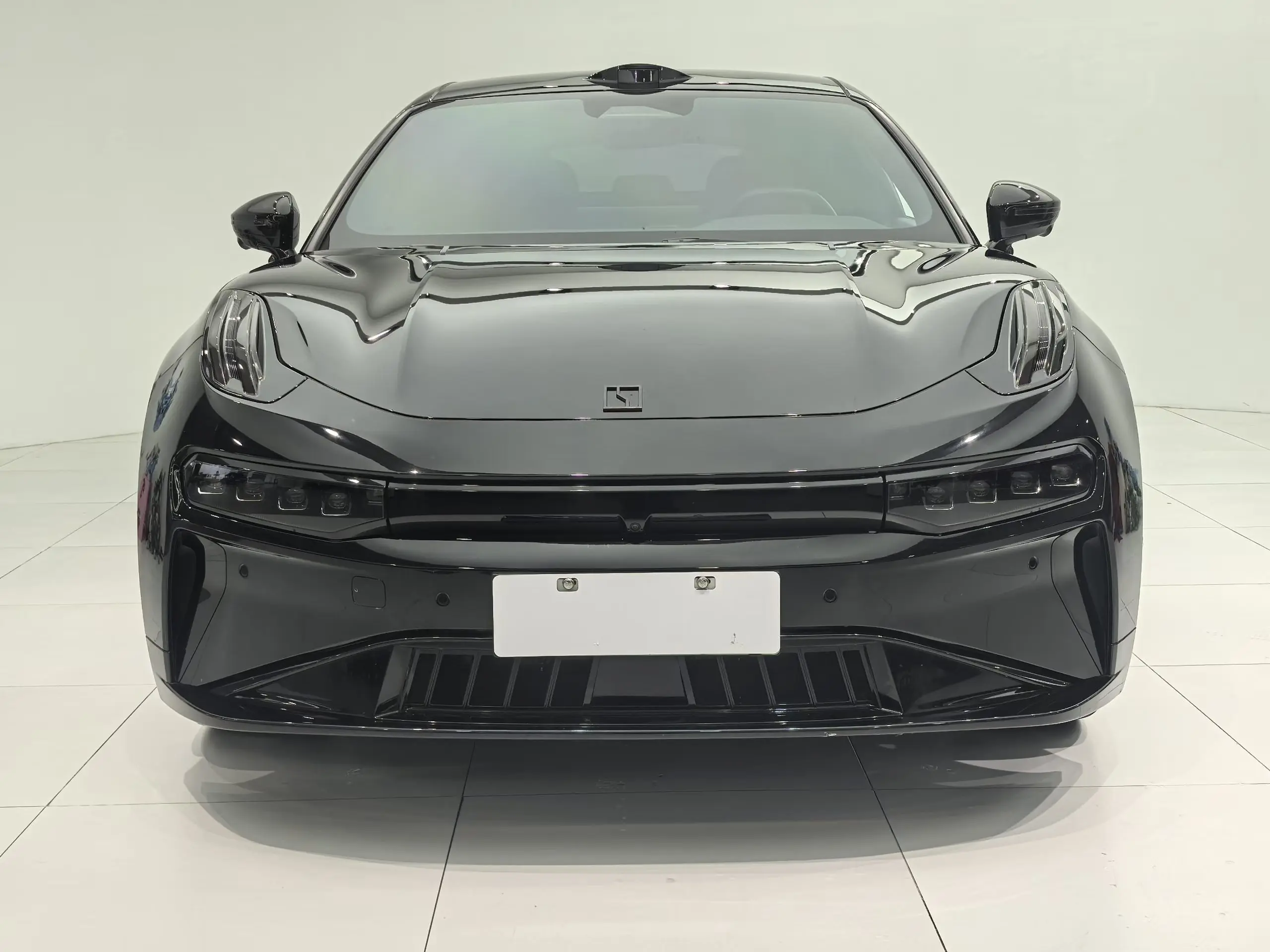 ZEEKR 001