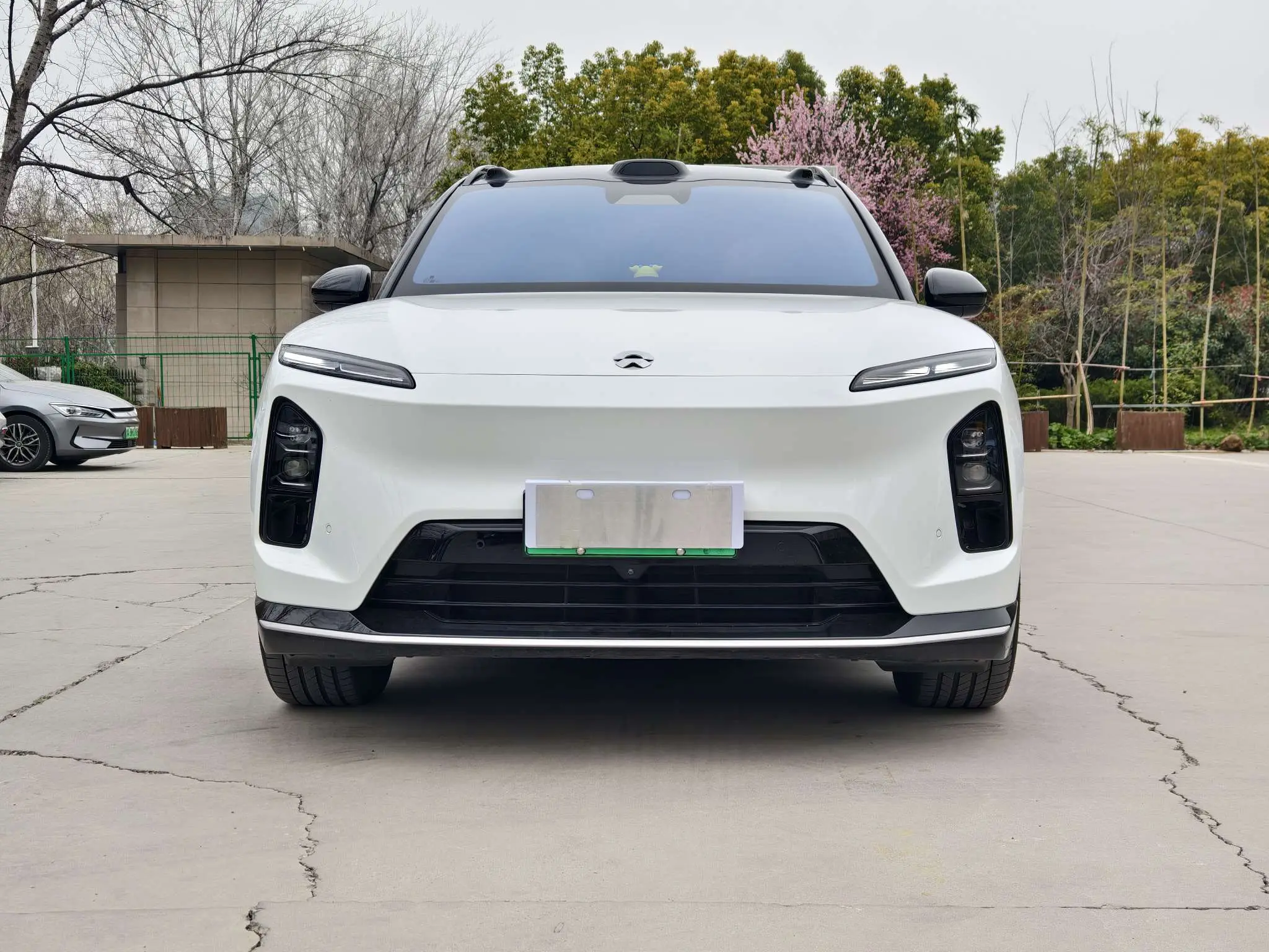 NIO ES6