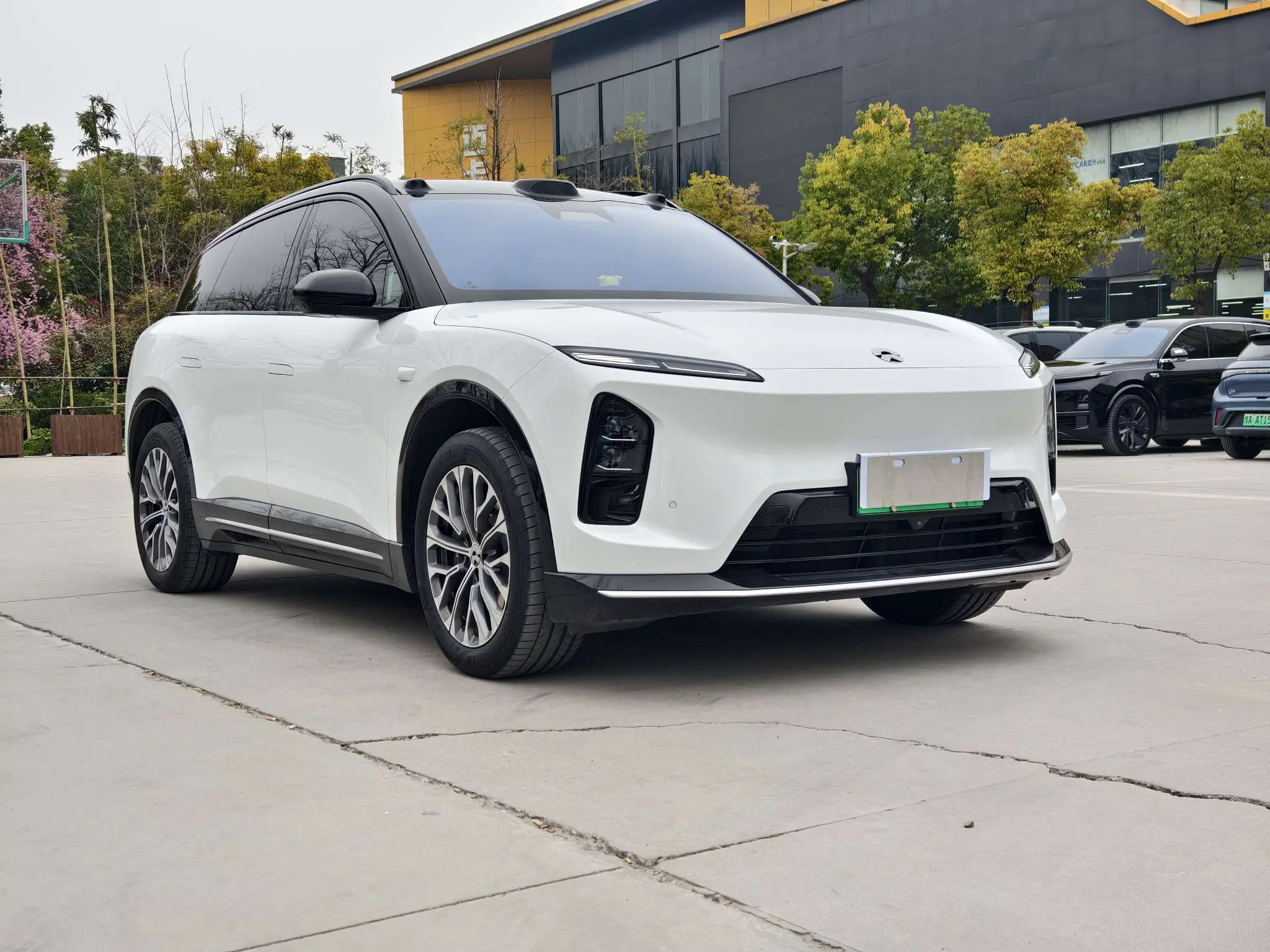 NIO ES6