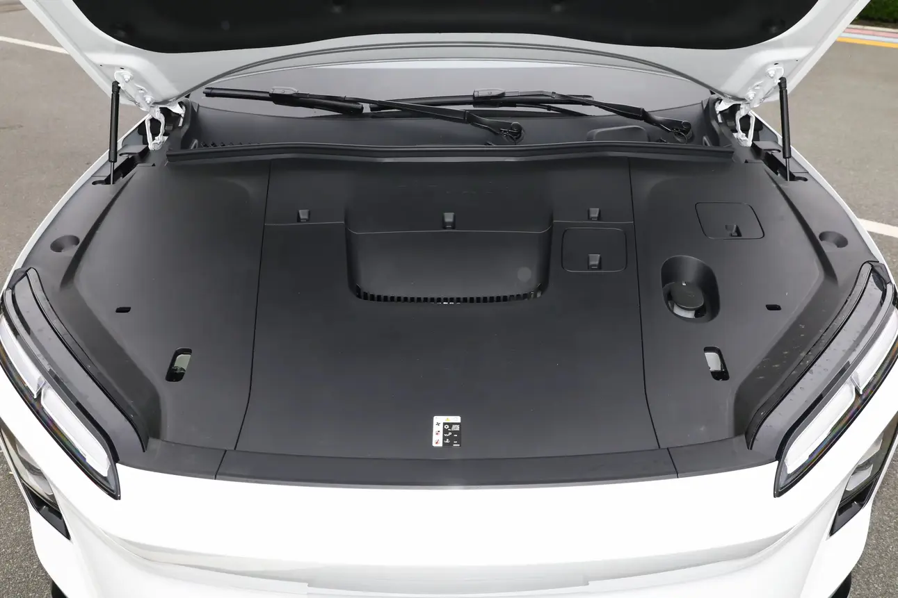 NIO ES6