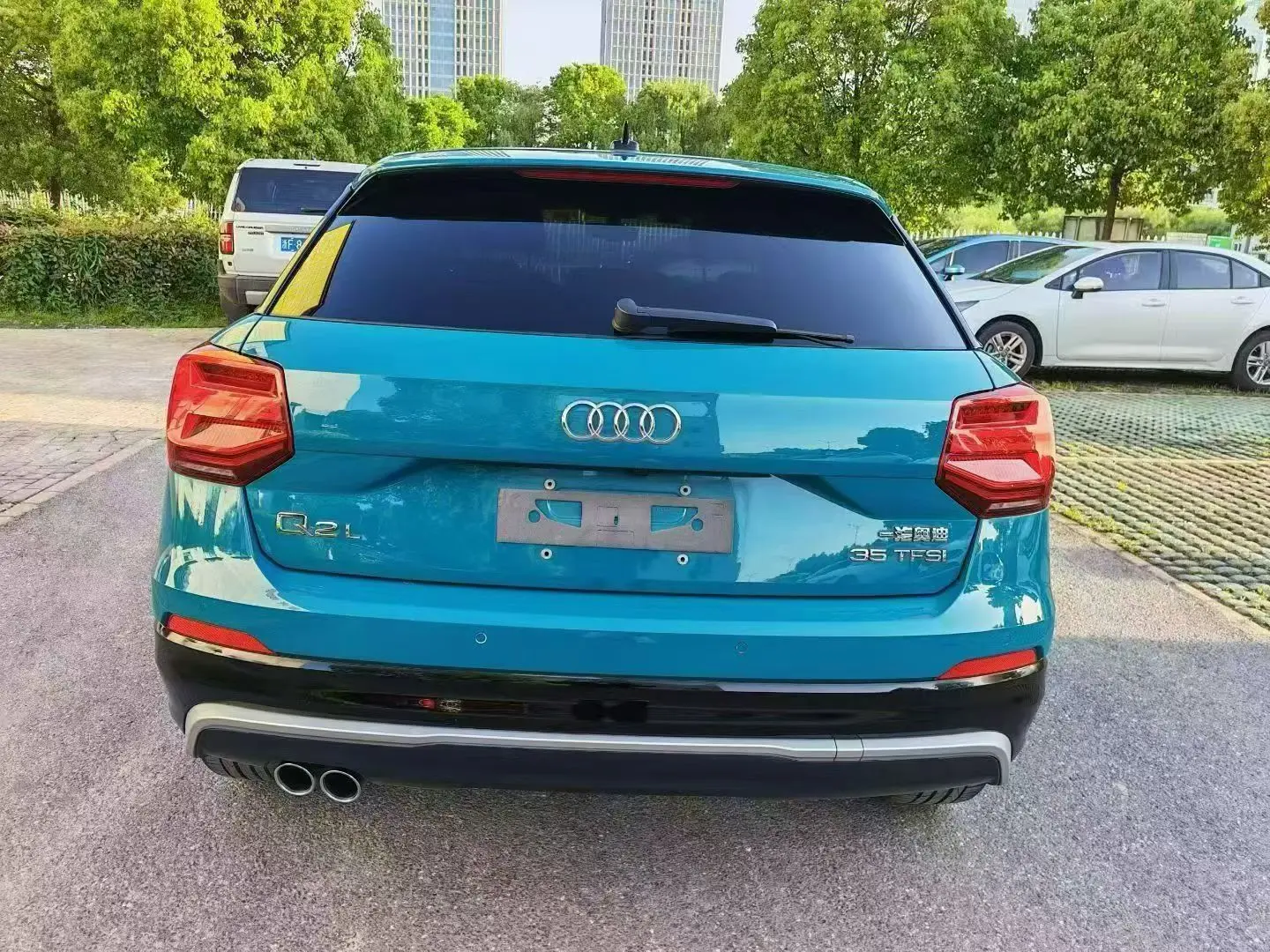Audi Q2L