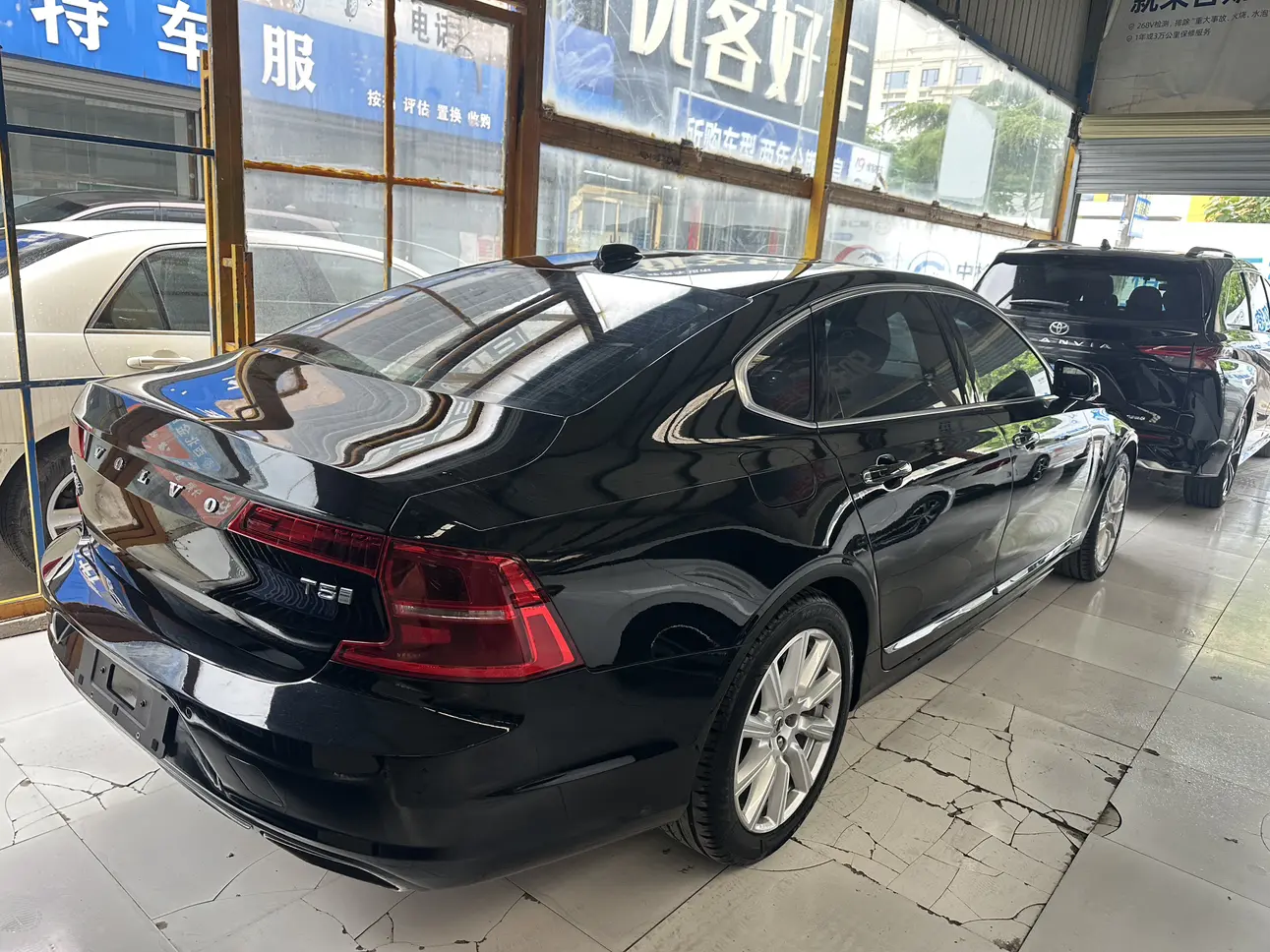 Volvo S90