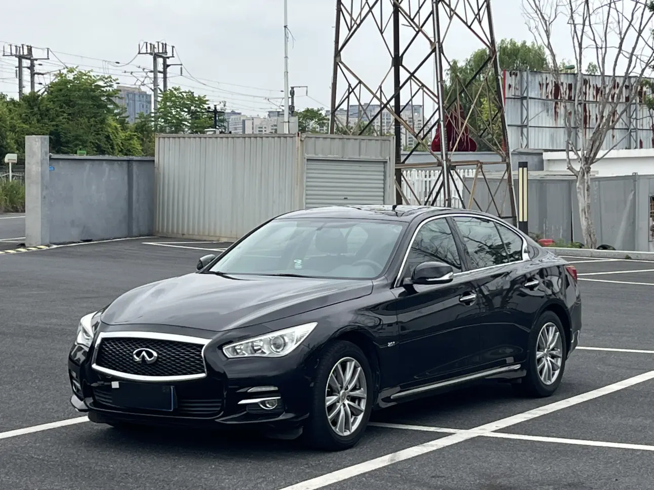 Infiniti Q50L