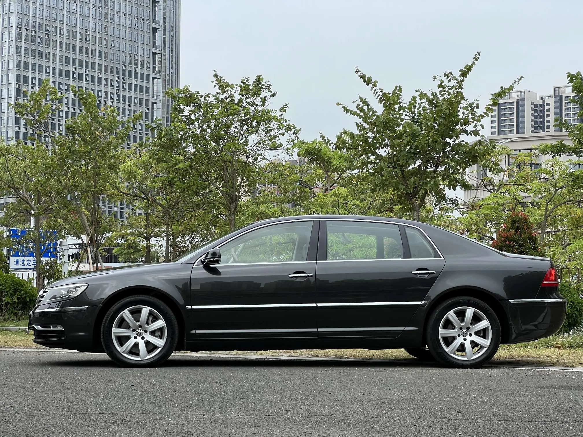 Volkswagen Phaeton / Phideon