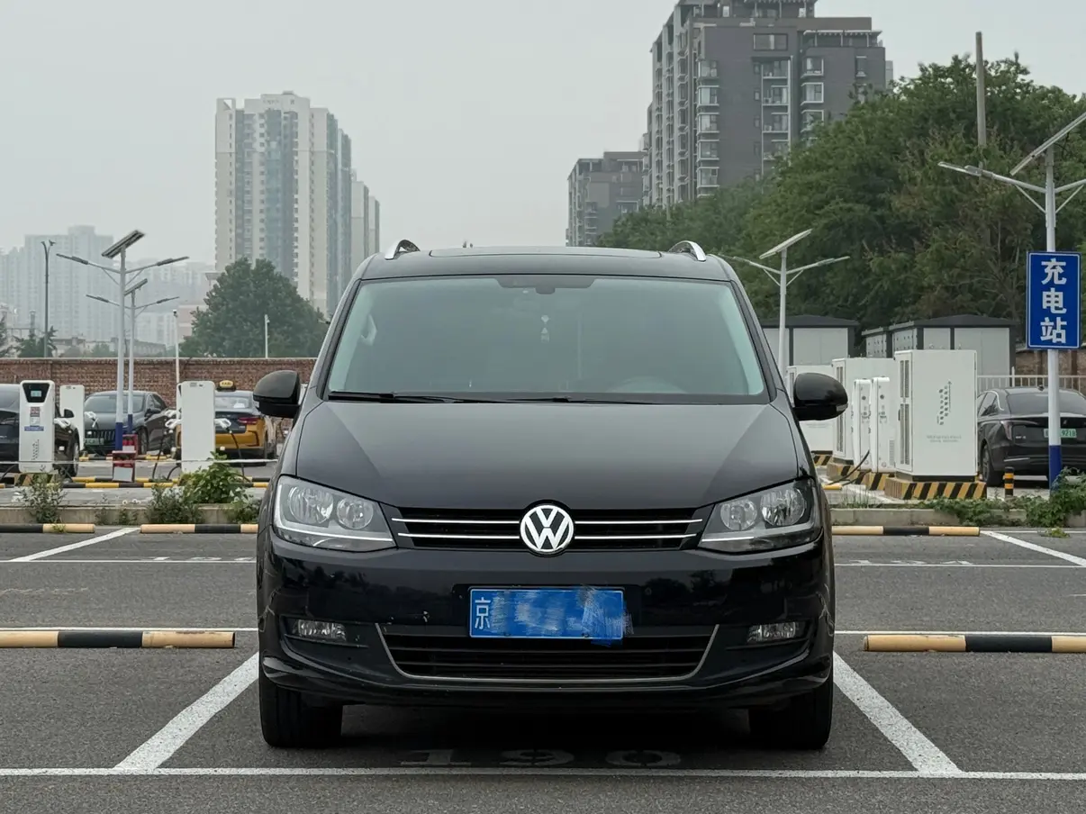 Volkswagen Sharon