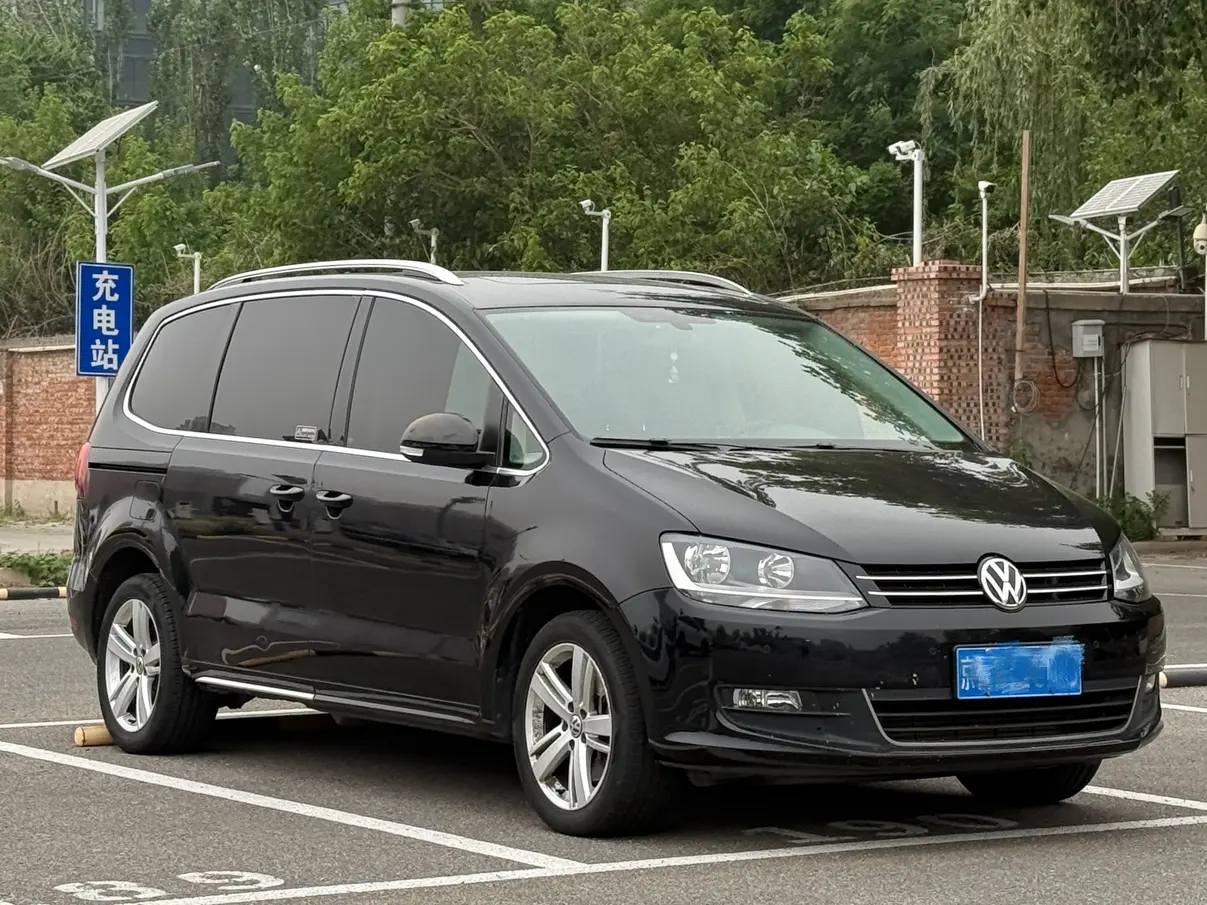 Volkswagen Sharon