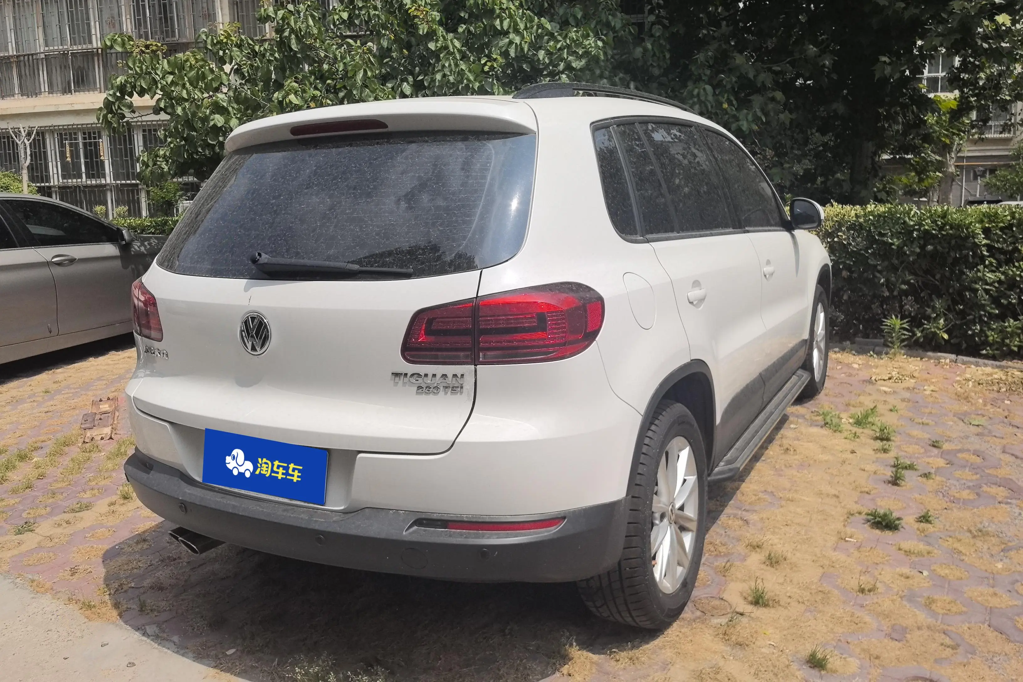 Volkswagen Tiguan (Tharu)
