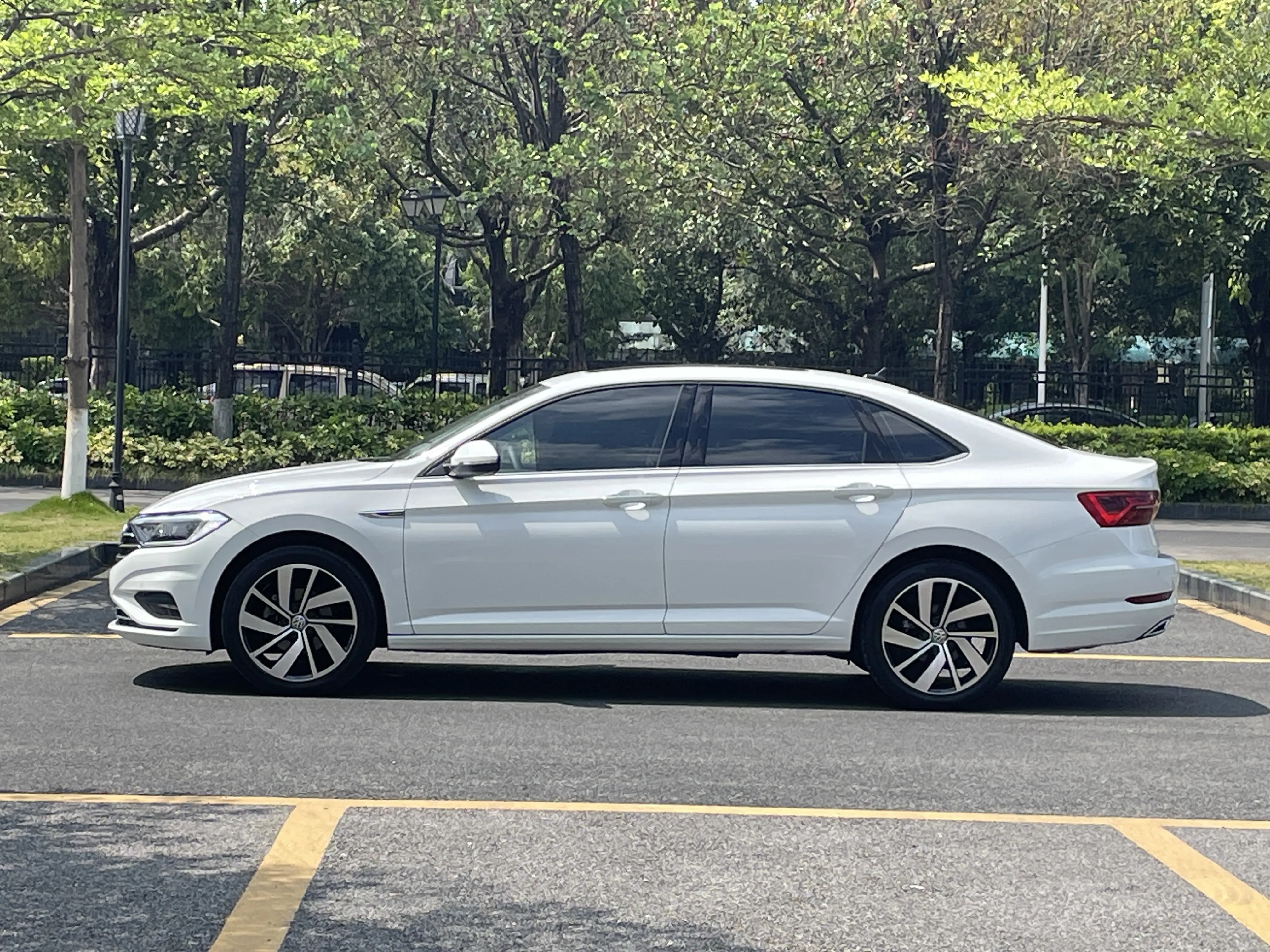 Volkswagen Sagitar