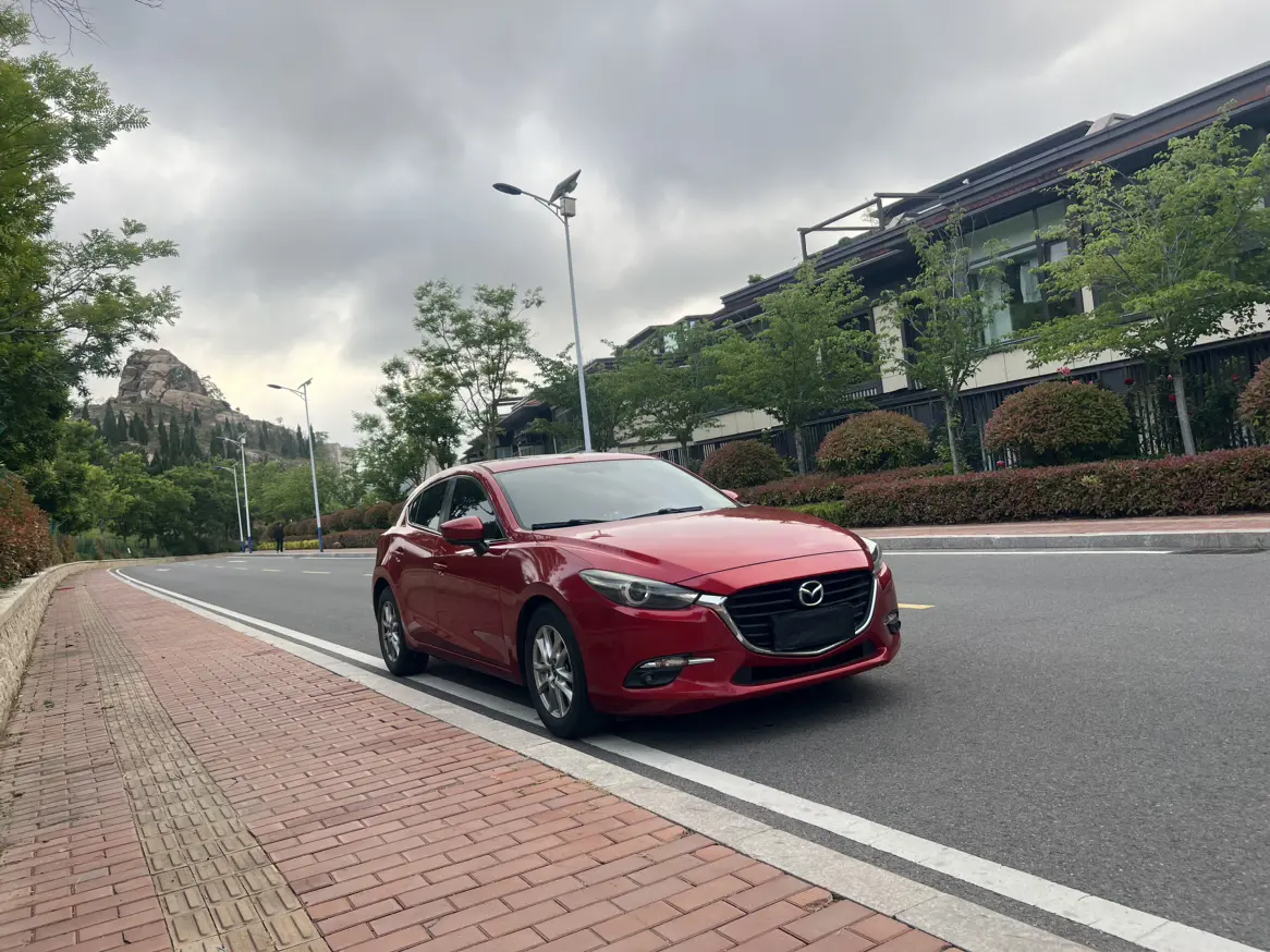 Mazda Axela